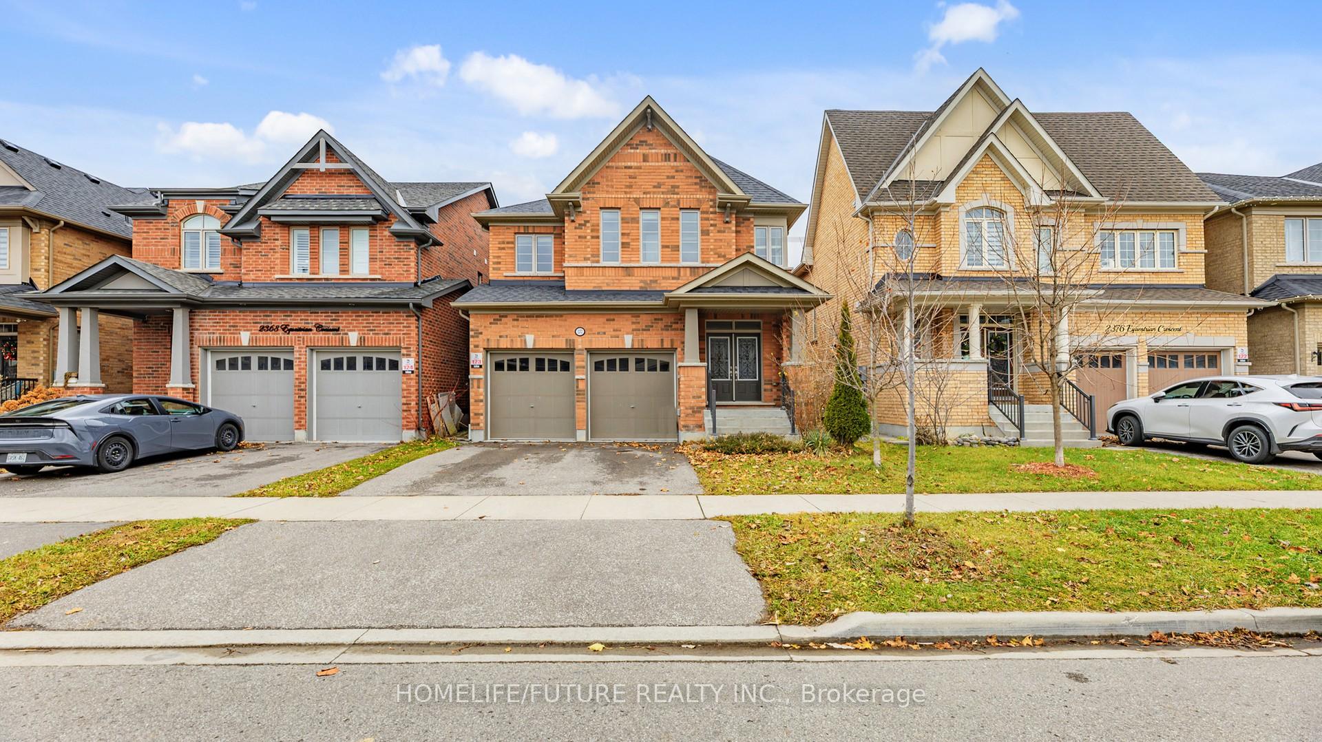 Front of 2372 Equestrian Crescent