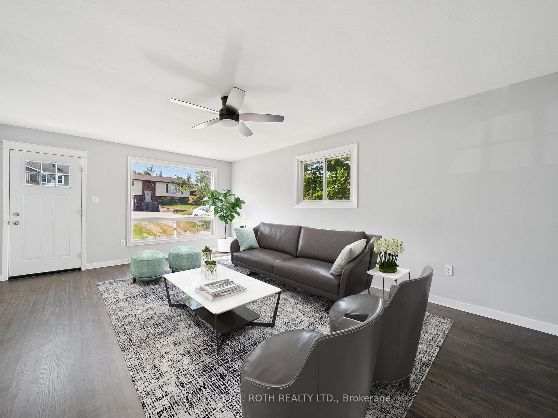 Photo 2 of 138 Simcoe Street, Orillia — HOMEH