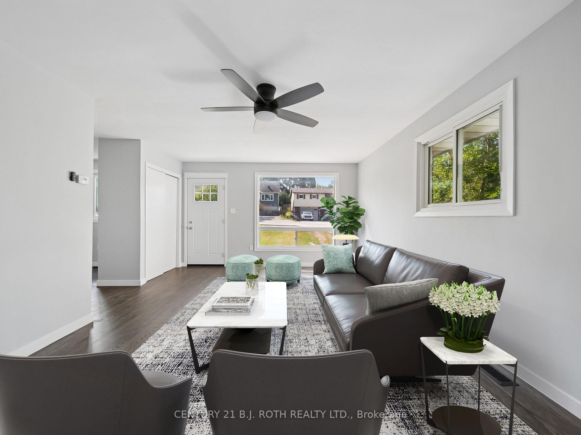 Photo 9 of 138 Simcoe Street, Orillia — HOMEH