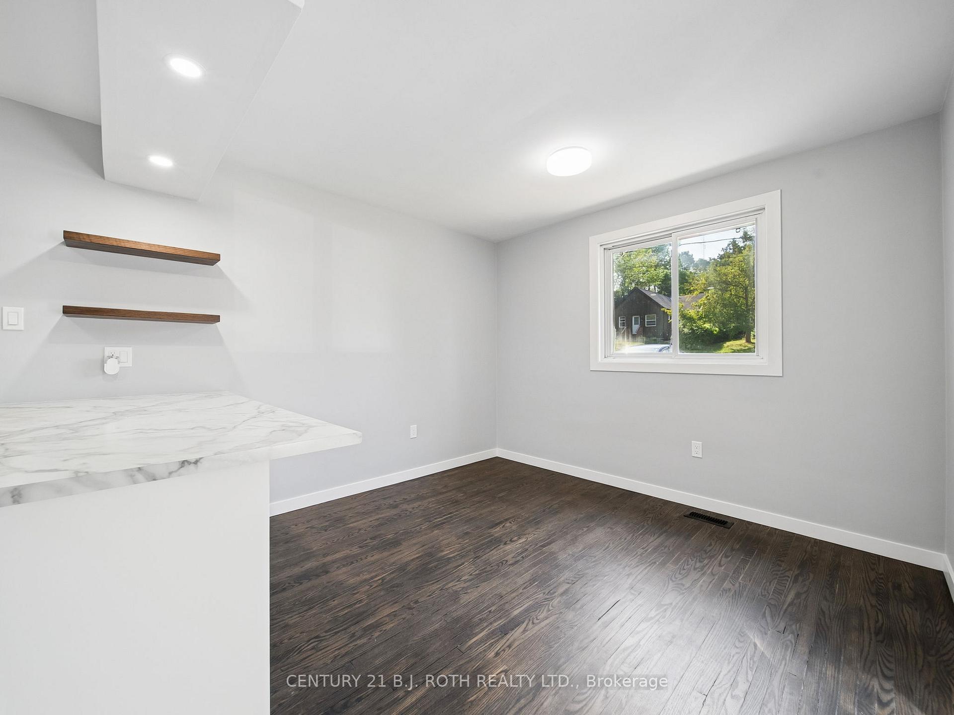 Photo 11 of 138 Simcoe Street, Orillia — HOMEH