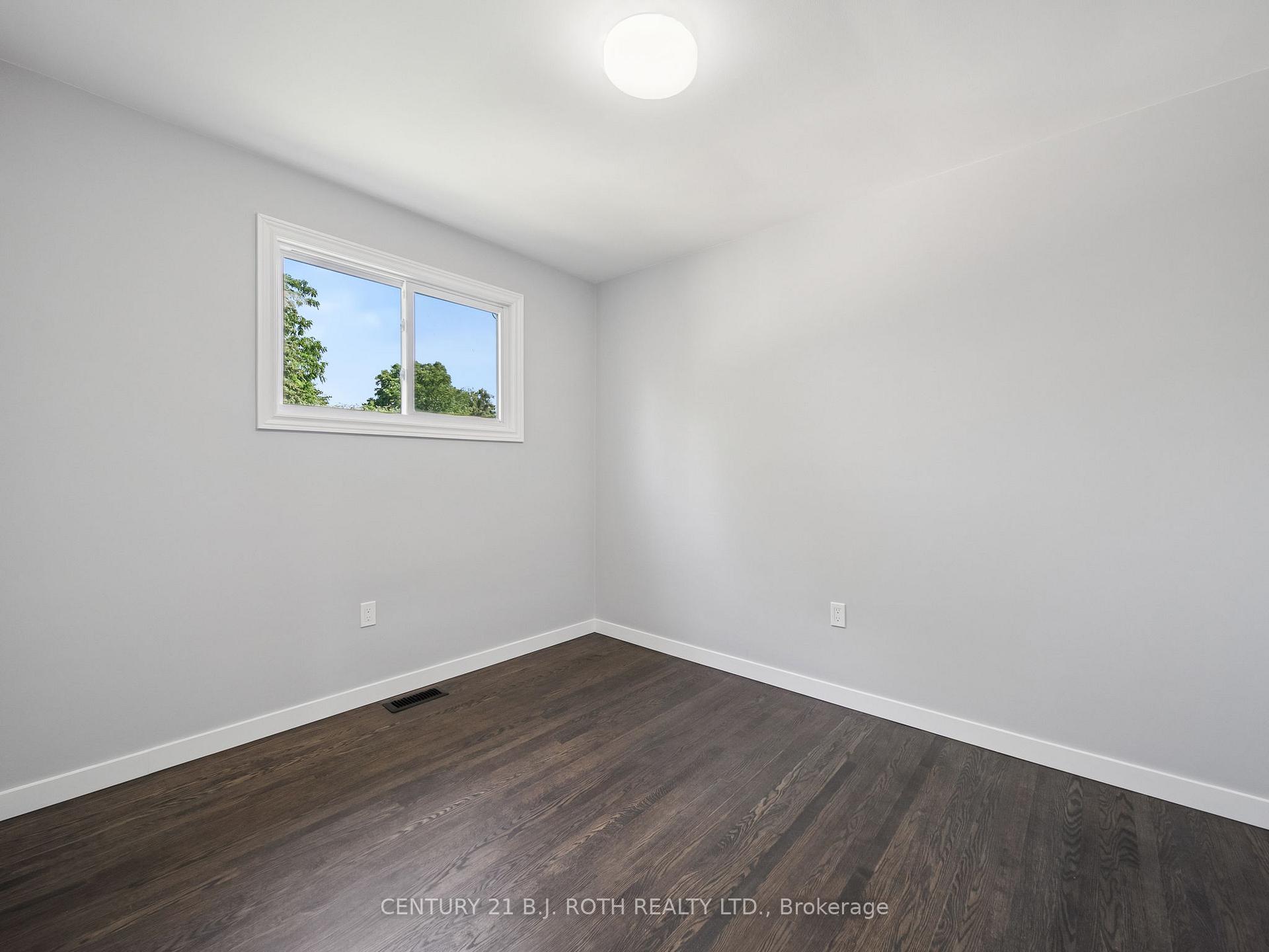 Photo 22 of 138 Simcoe Street, Orillia — HOMEH