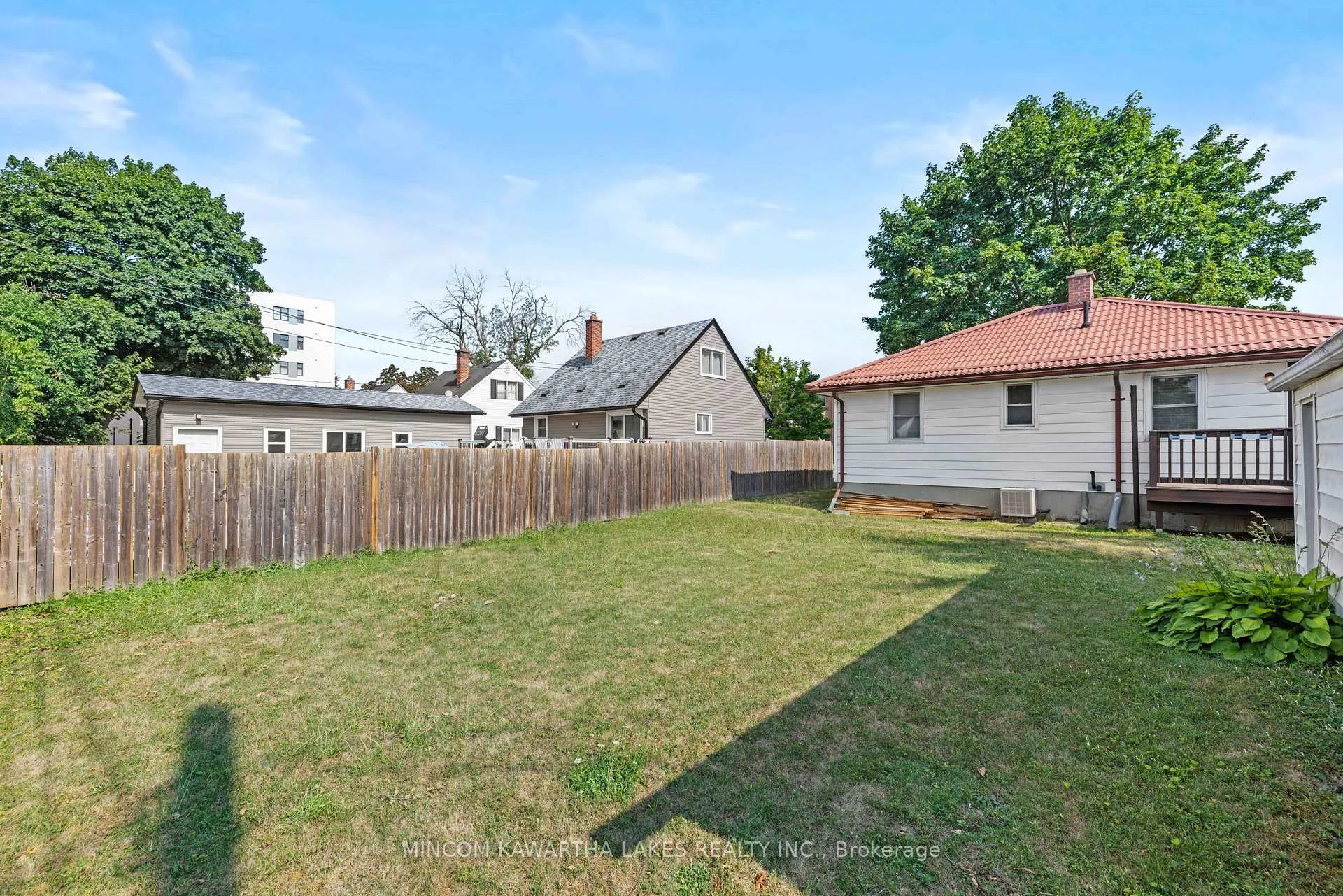 Photo 6 of 632 Gillespie Avenue, Peterborough, Otonabee Ward 1 — HOMEH