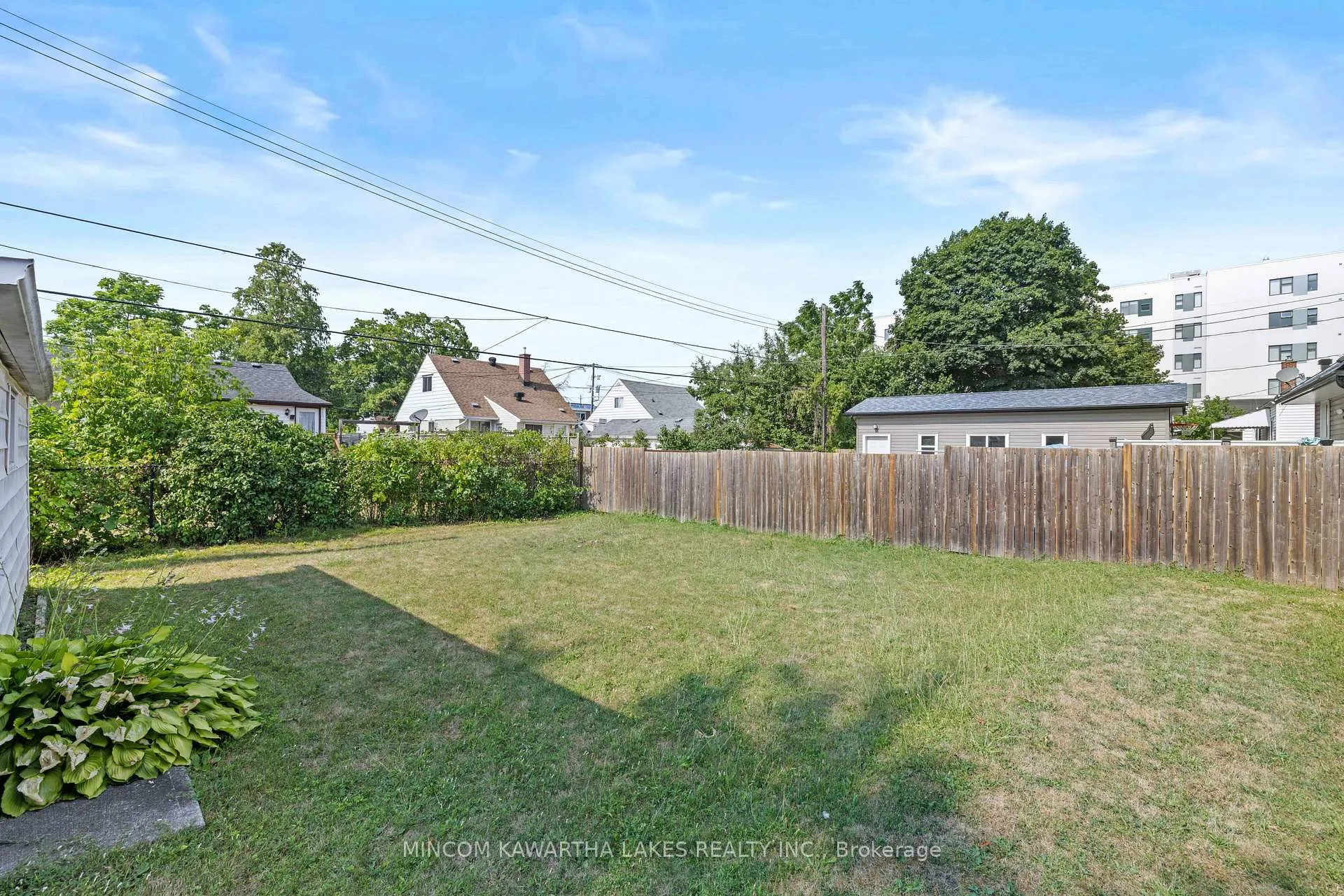Photo 9 of 632 Gillespie Avenue, Peterborough, Otonabee Ward 1 — HOMEH