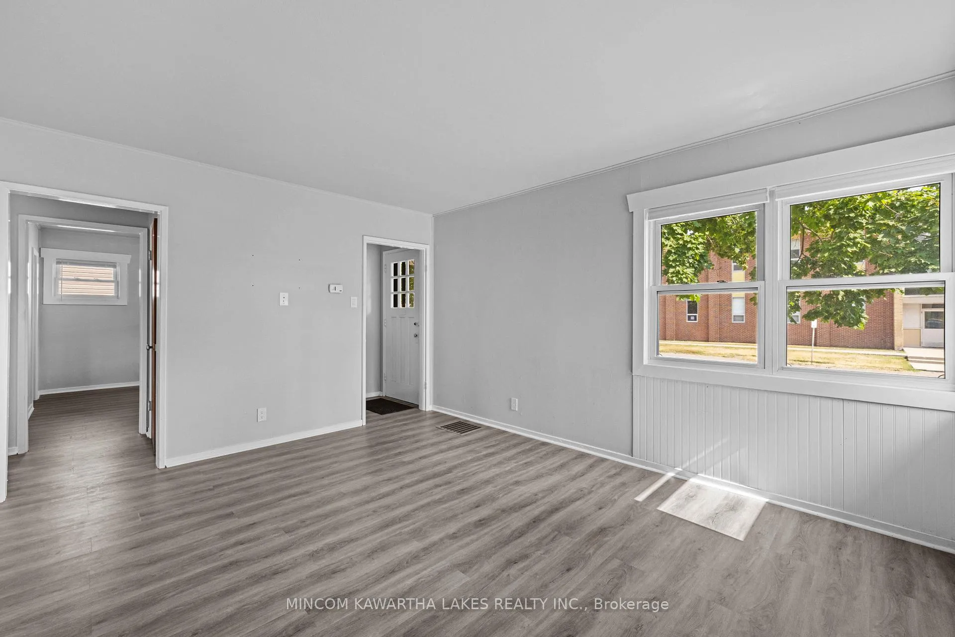 Photo 11 of 632 Gillespie Avenue, Peterborough, Otonabee Ward 1 — HOMEH