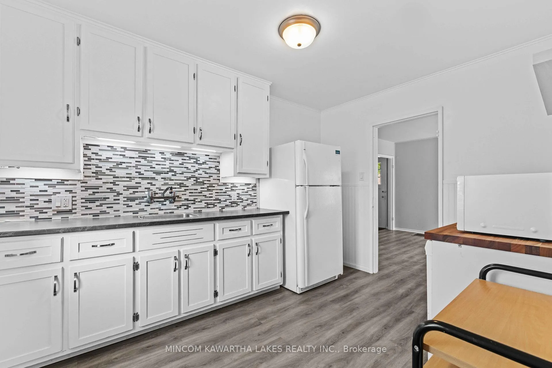 Photo 15 of 632 Gillespie Avenue, Peterborough, Otonabee Ward 1 — HOMEH