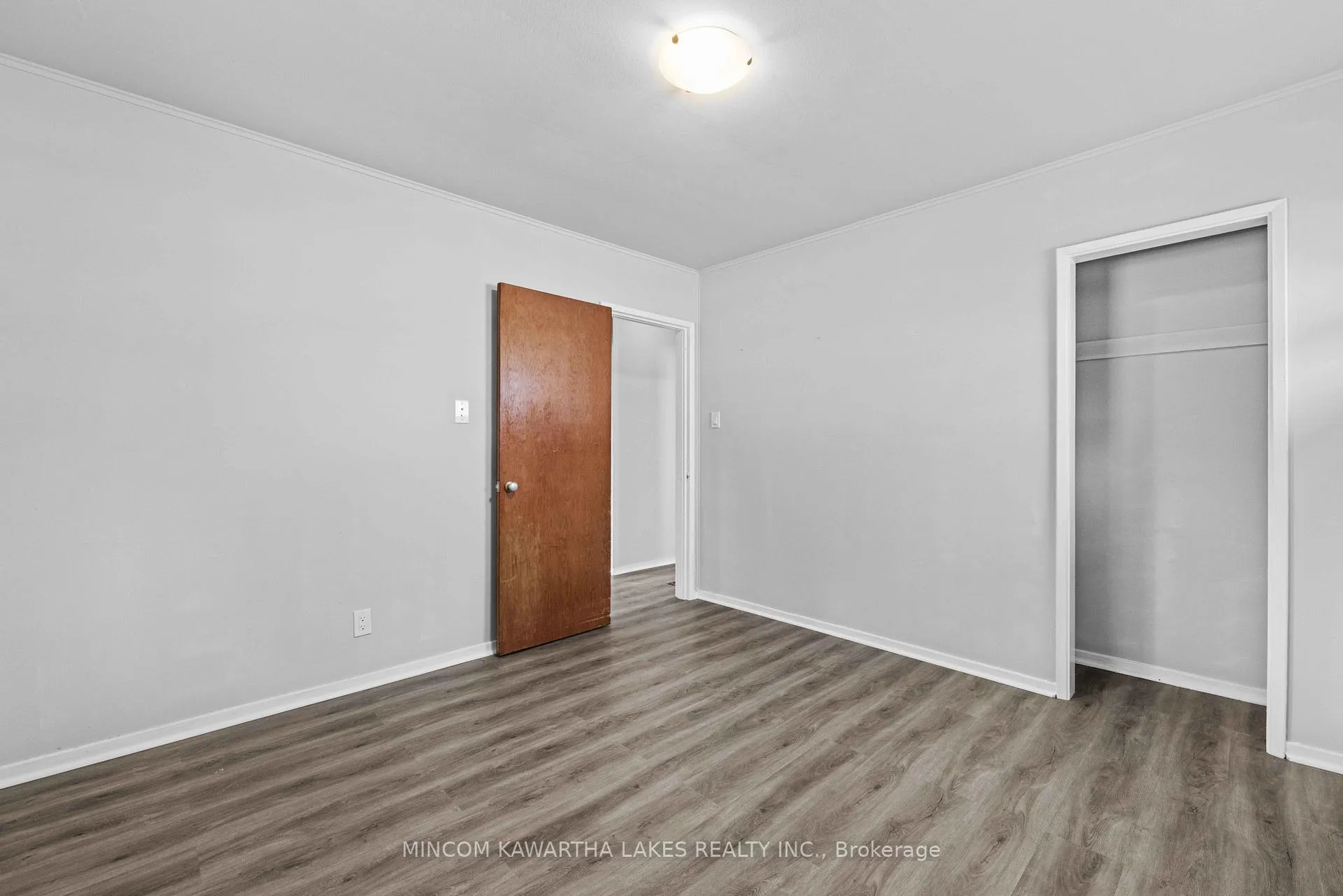 Photo 18 of 632 Gillespie Avenue, Peterborough, Otonabee Ward 1 — HOMEH