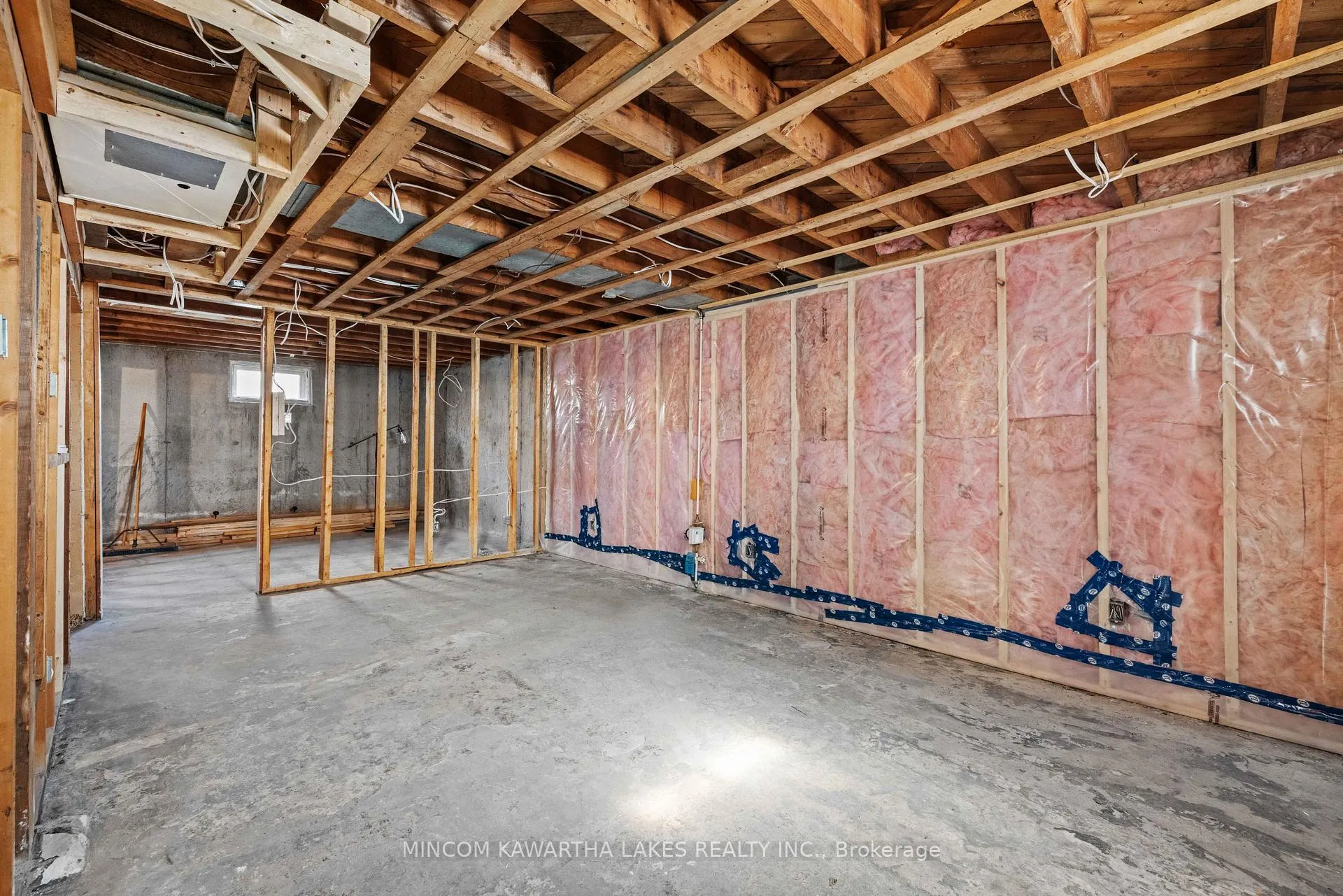 Photo 24 of 632 Gillespie Avenue, Peterborough, Otonabee Ward 1 — HOMEH