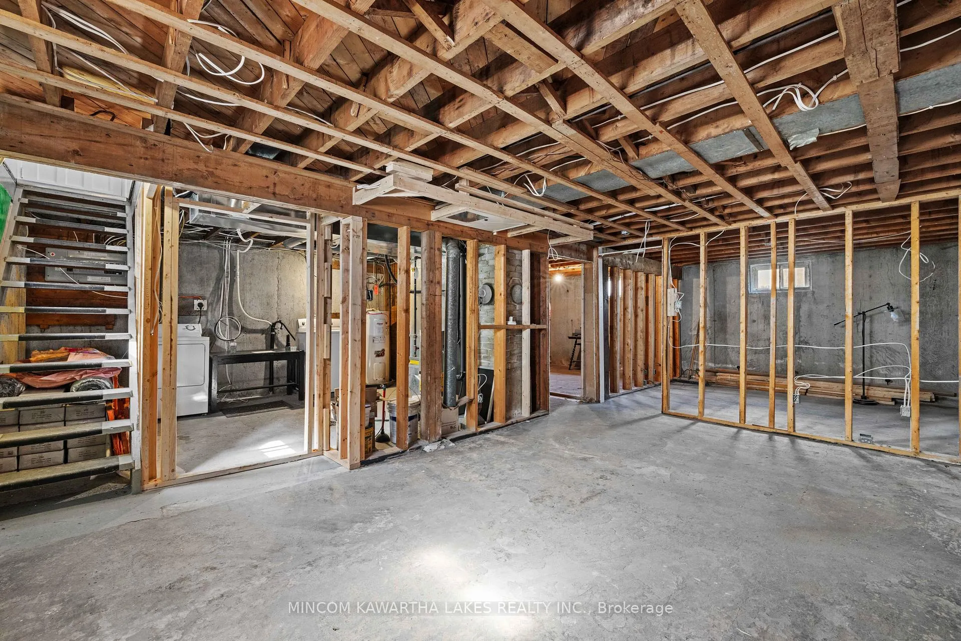 Photo 25 of 632 Gillespie Avenue, Peterborough, Otonabee Ward 1 — HOMEH