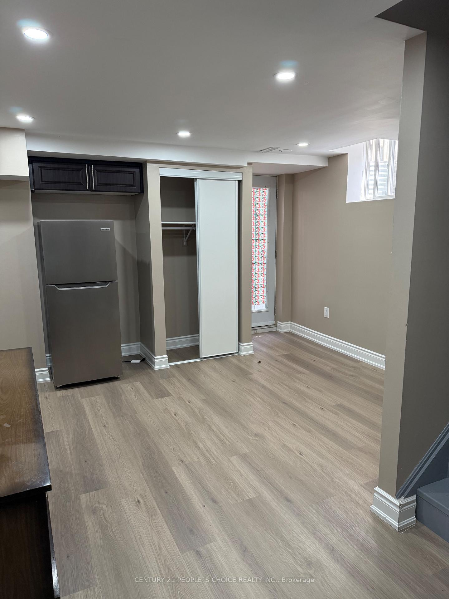 Photo 3 of 4377 Violet Road, Mississauga, East Credit — HOMEH