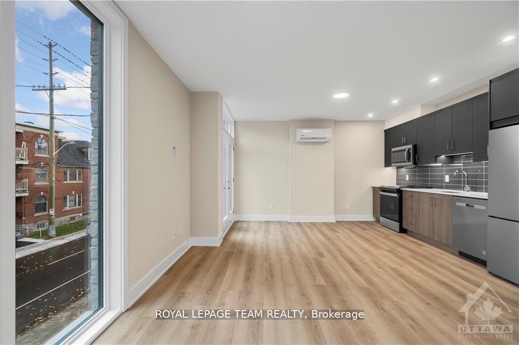 Photo 5 of Unit 5, 352 Lyon Street N, Ottawa, Ottawa Centre — HOMEH