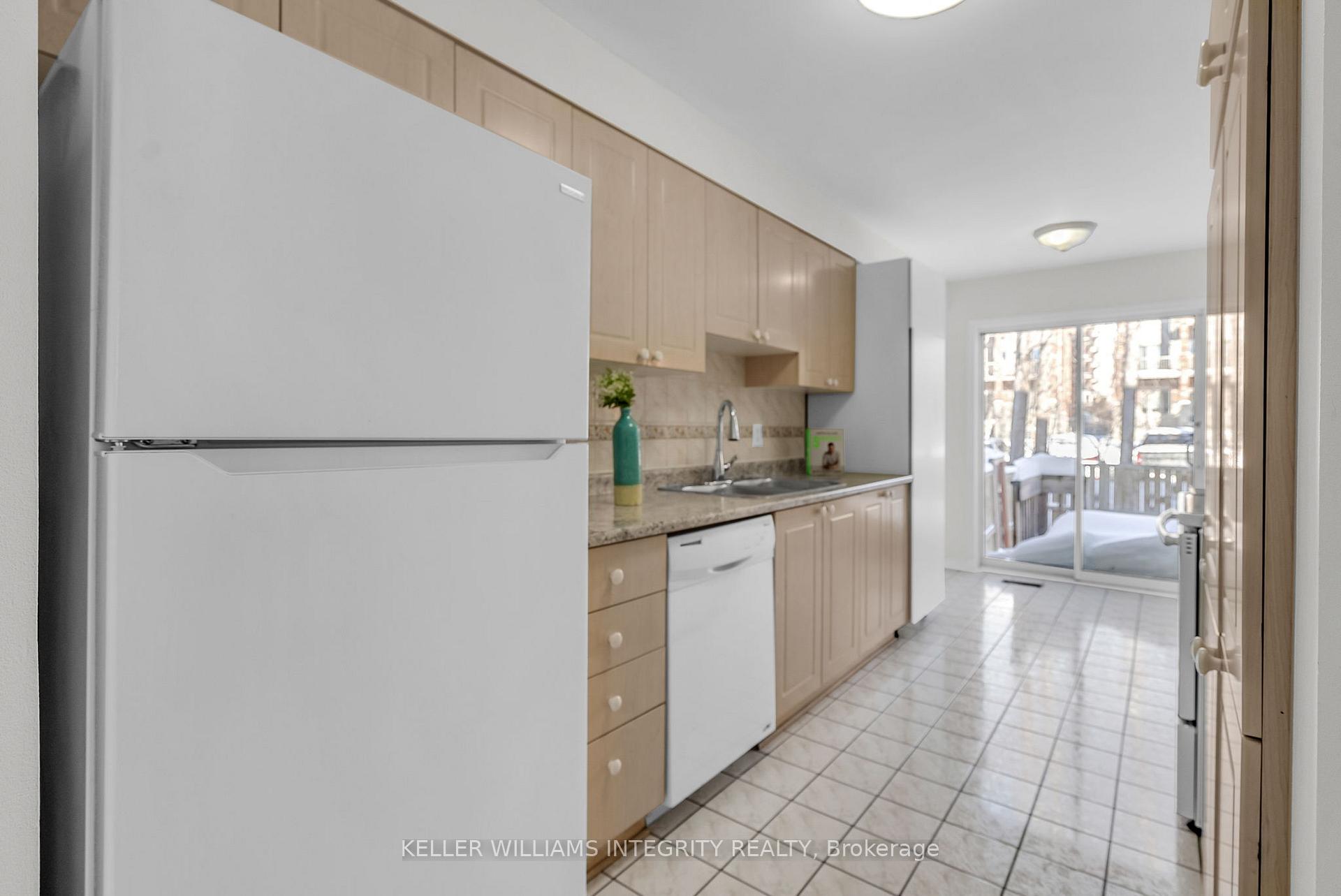Photo 11 of 53 Carwood Circle, Ottawa, Carson Meadows — HOMEH