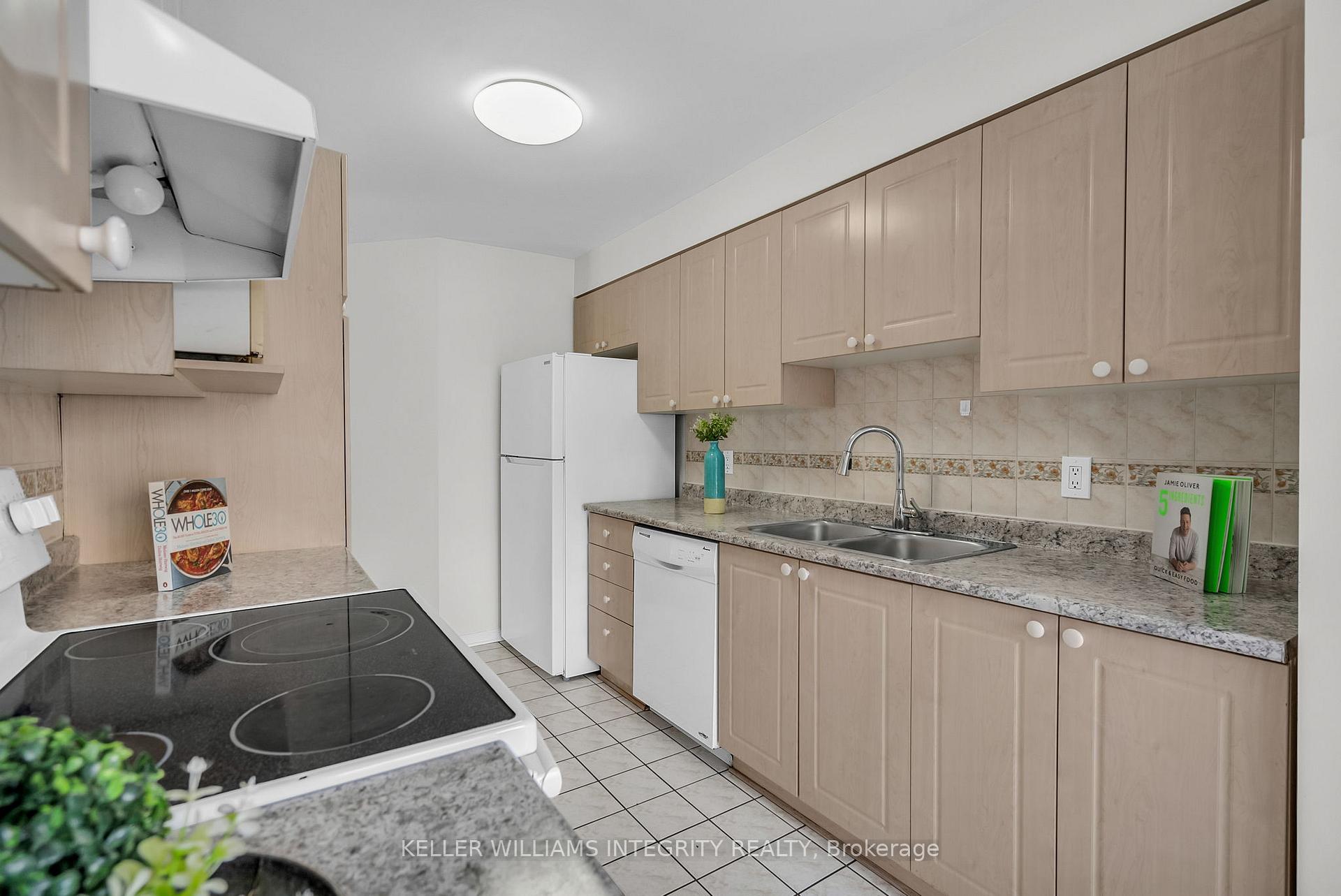 Photo 14 of 53 Carwood Circle, Ottawa, Carson Meadows — HOMEH