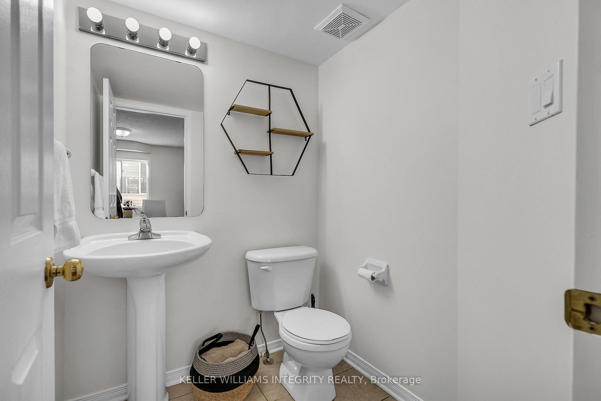 Photo 16 of 53 Carwood Circle, Ottawa, Carson Meadows — HOMEH