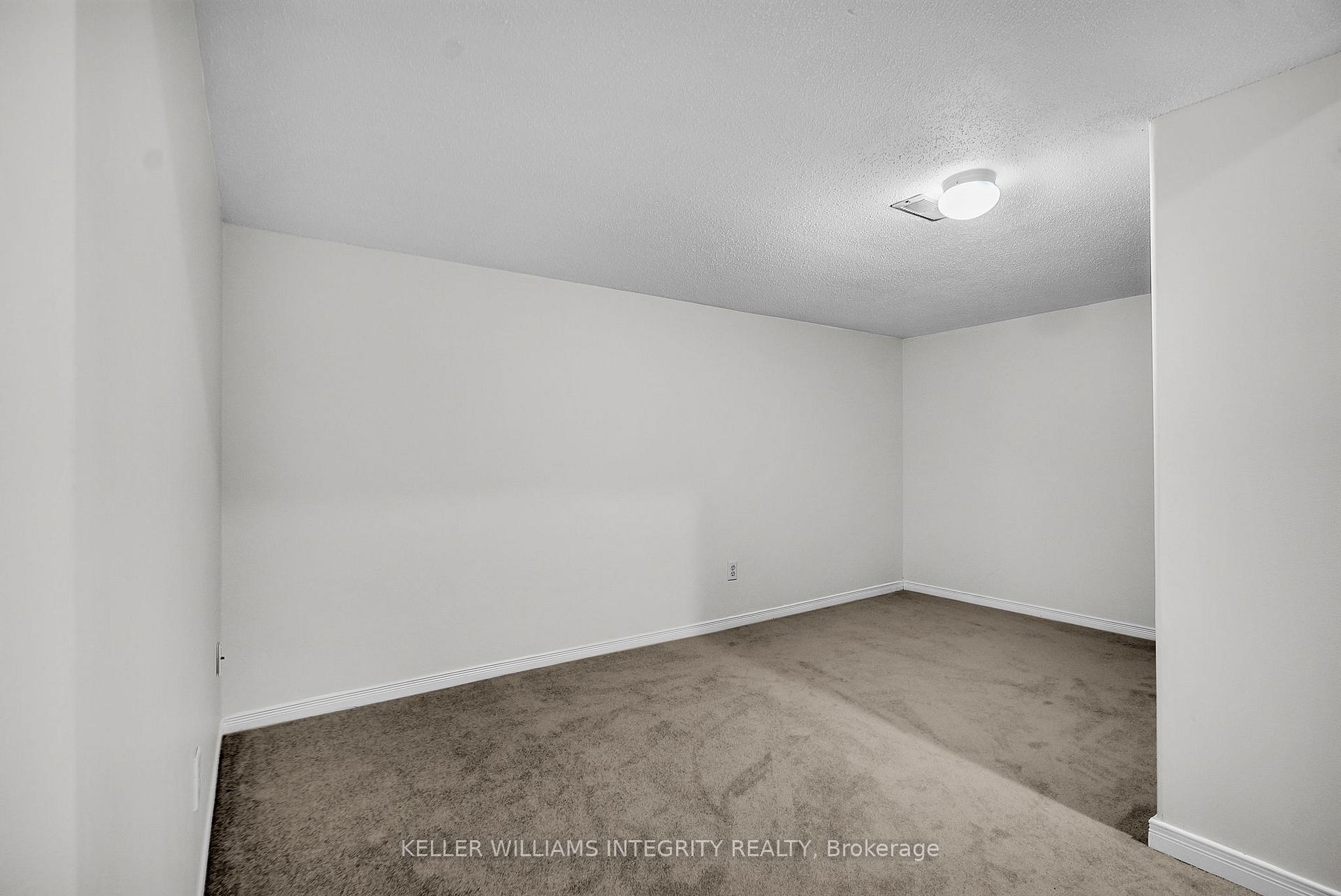Photo 36 of 53 Carwood Circle, Ottawa, Carson Meadows — HOMEH
