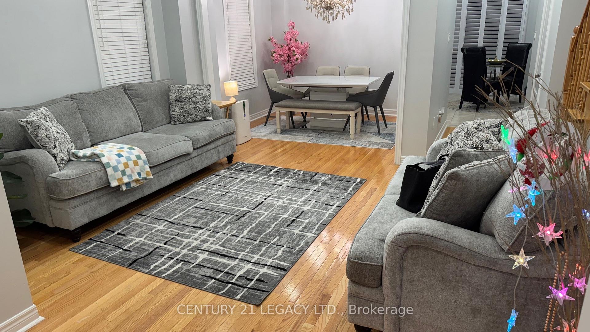 Photo 8 of 674 Coach Drive SE, Mississauga, Hurontario — HOMEH