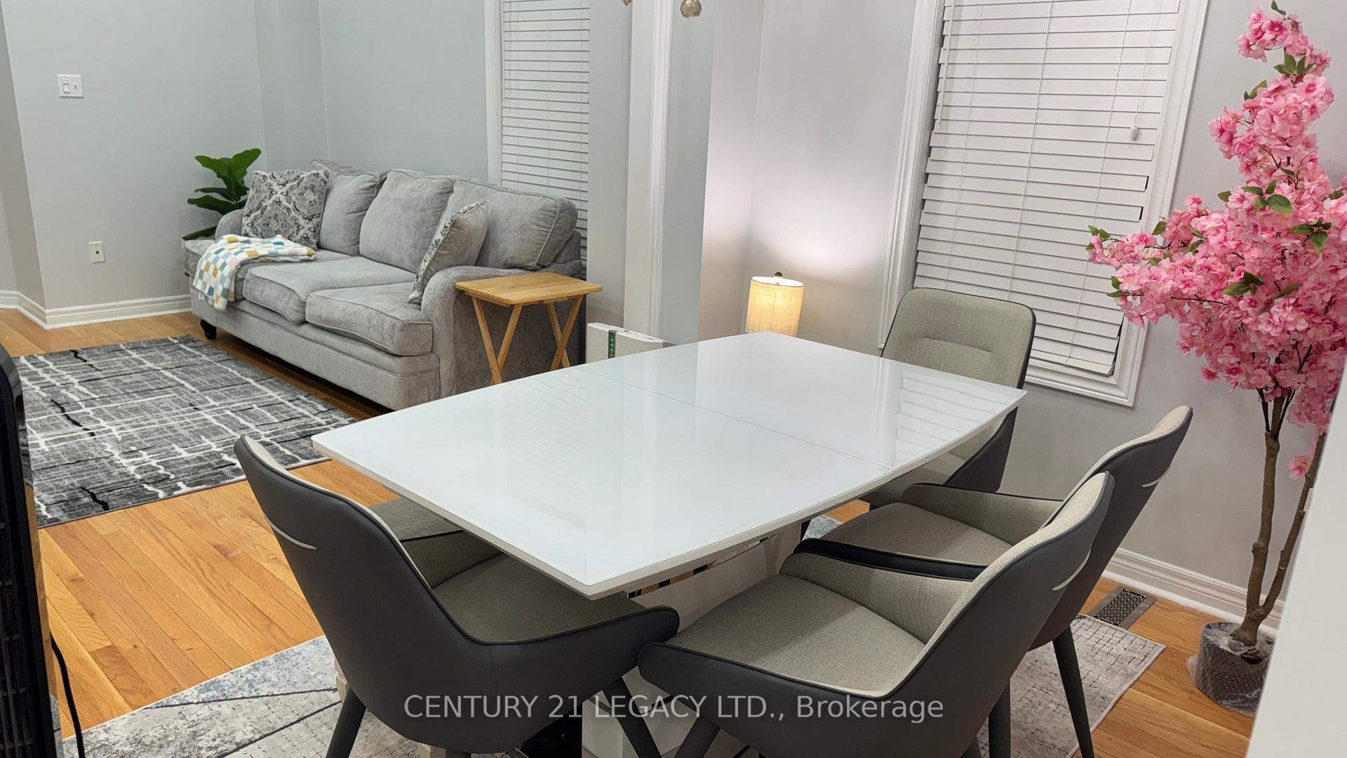 Photo 11 of 674 Coach Drive SE, Mississauga, Hurontario — HOMEH