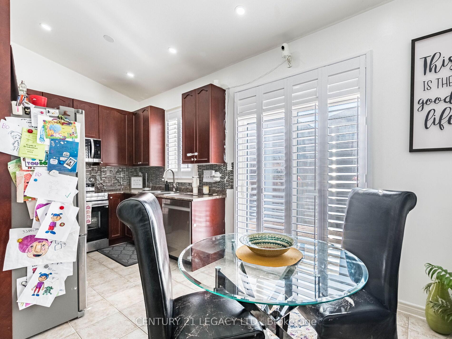 Photo 16 of 674 Coach Drive SE, Mississauga, Hurontario — HOMEH
