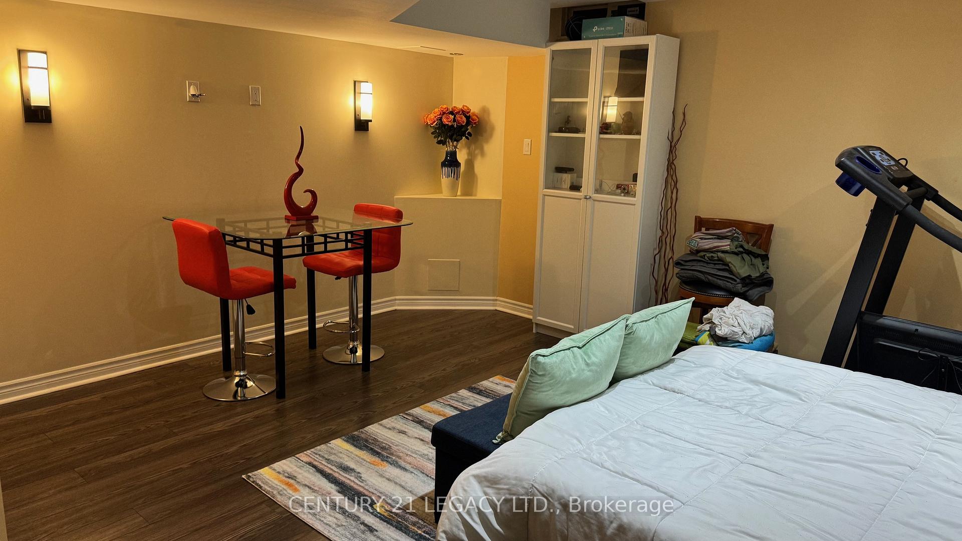 Photo 37 of 674 Coach Drive SE, Mississauga, Hurontario — HOMEH