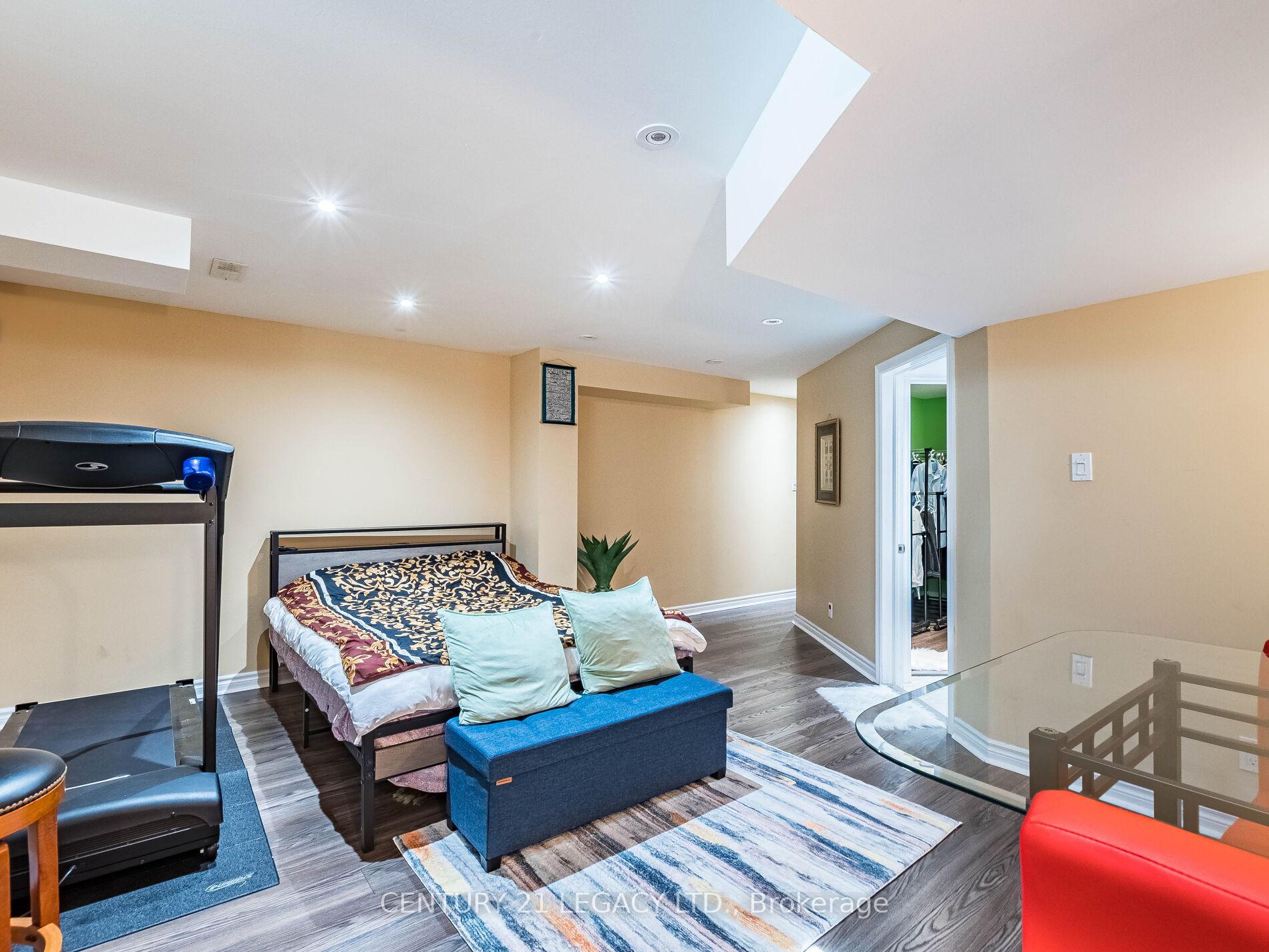 Photo 38 of 674 Coach Drive SE, Mississauga, Hurontario — HOMEH
