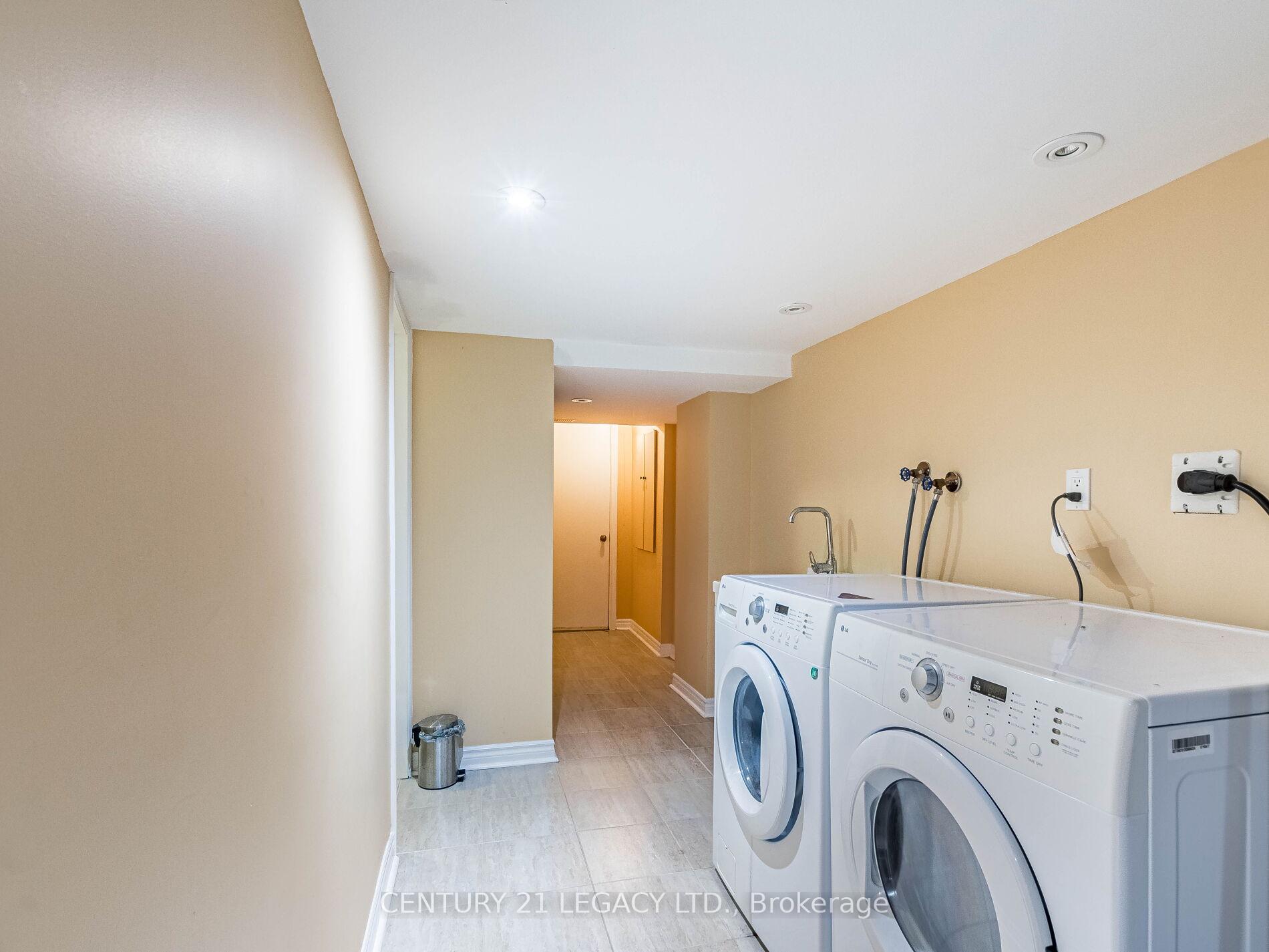 Photo 41 of 674 Coach Drive SE, Mississauga, Hurontario — HOMEH