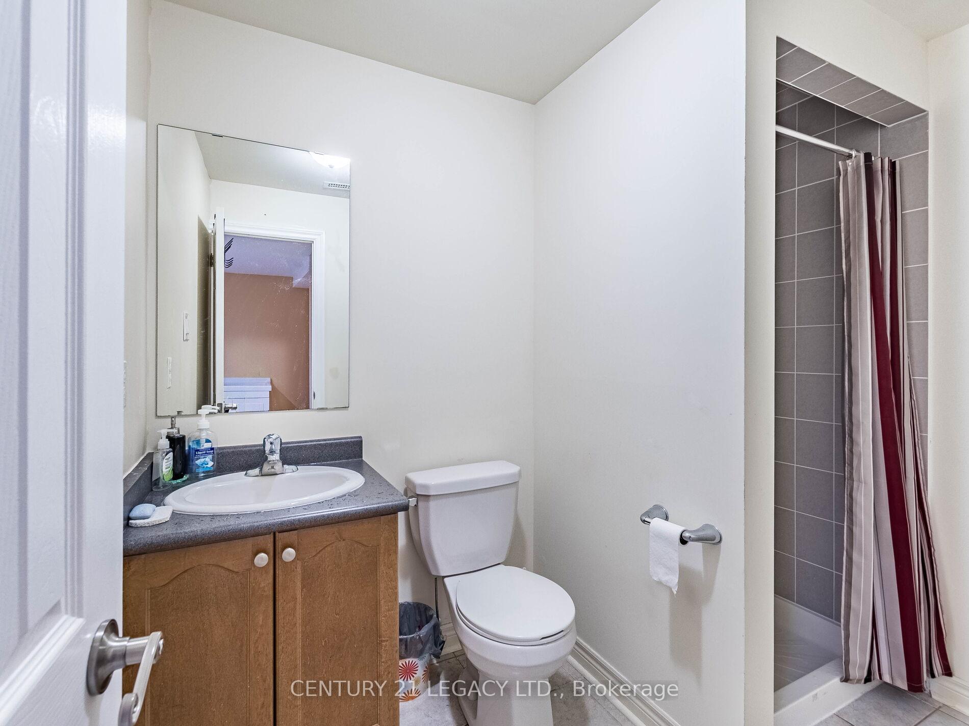 Photo 43 of 674 Coach Drive SE, Mississauga, Hurontario — HOMEH