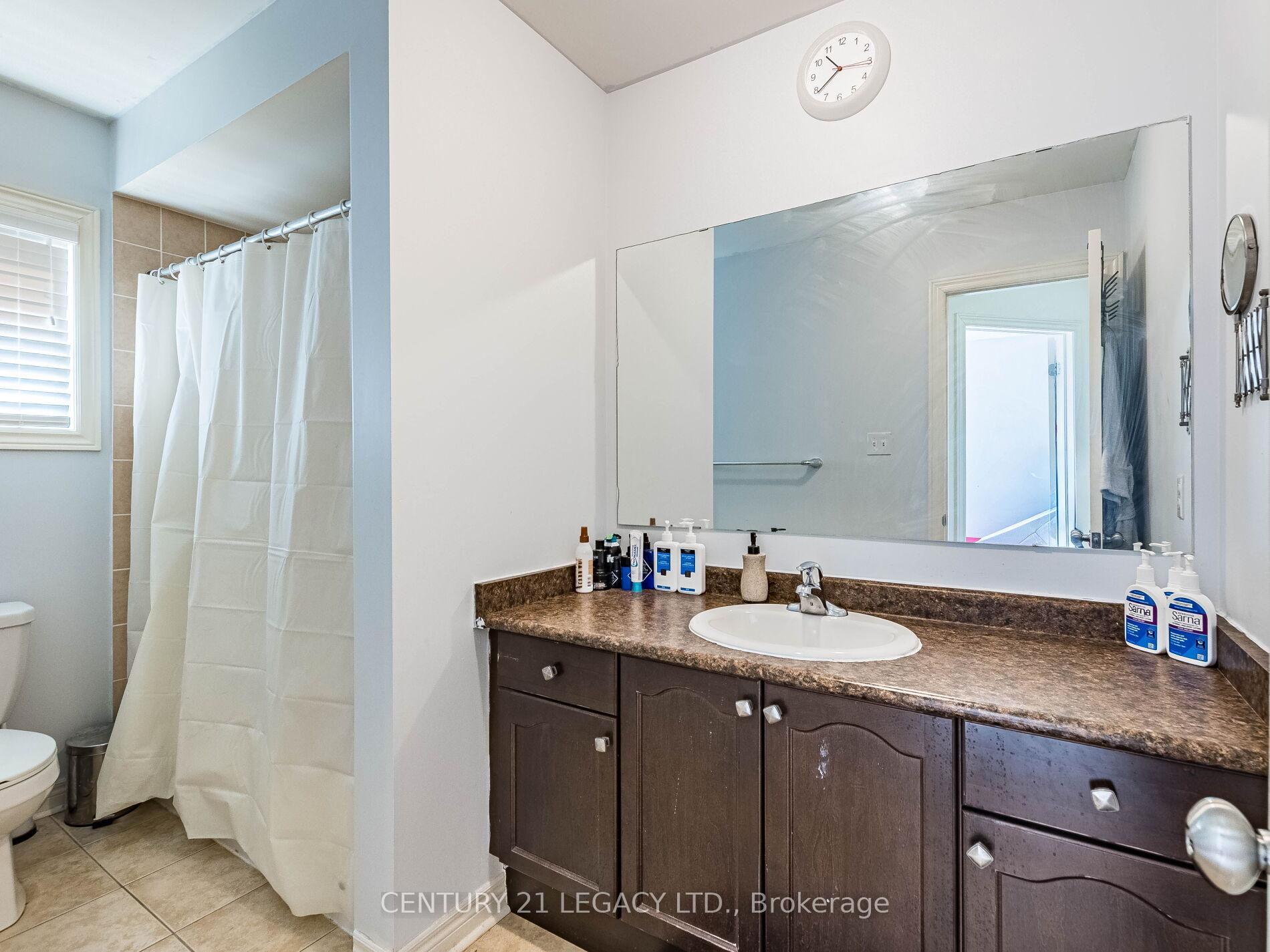 Photo 44 of 674 Coach Drive SE, Mississauga, Hurontario — HOMEH