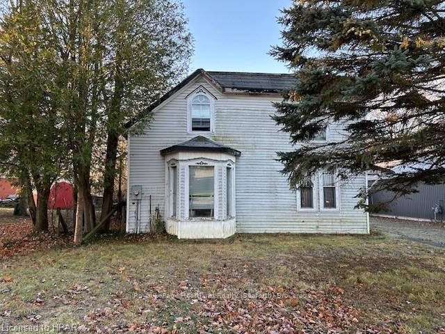 Front of 74 Victoria Street W