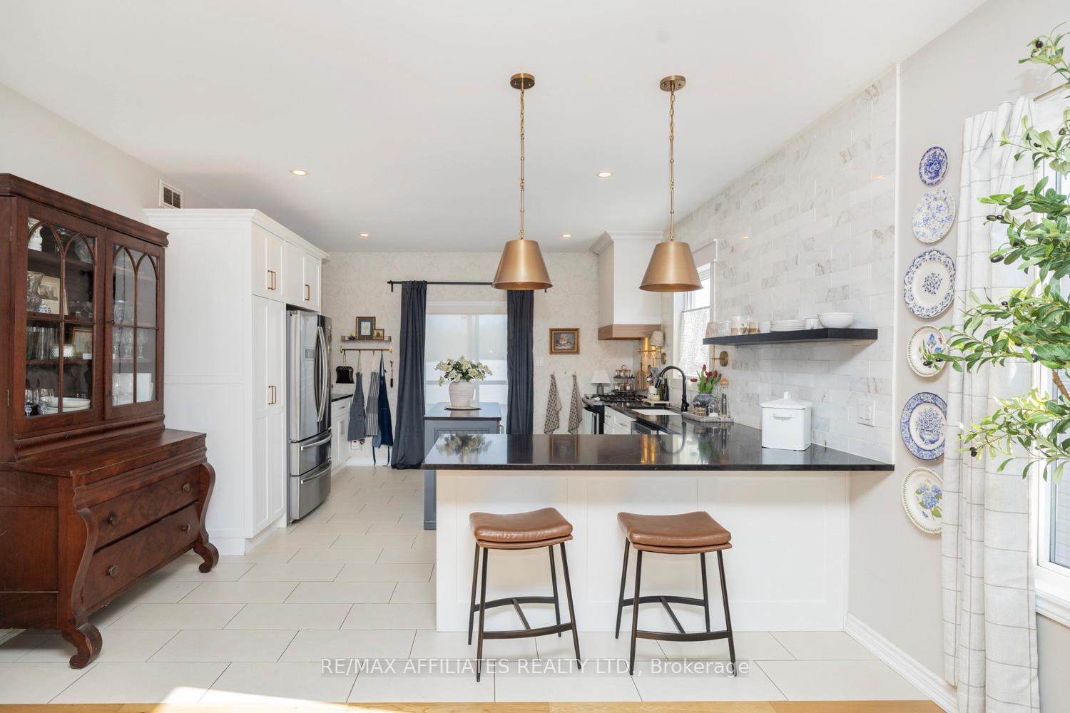 Photo 11 of 19 Senators Gate Drive, Perth — HOMEH