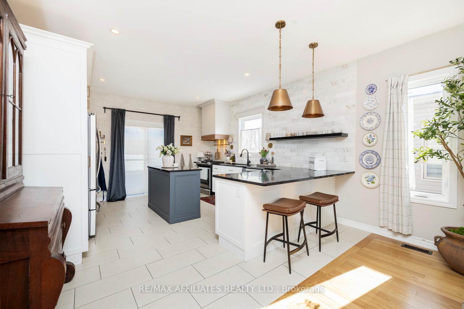 Photo 12 of 19 Senators Gate Drive, Perth — HOMEH