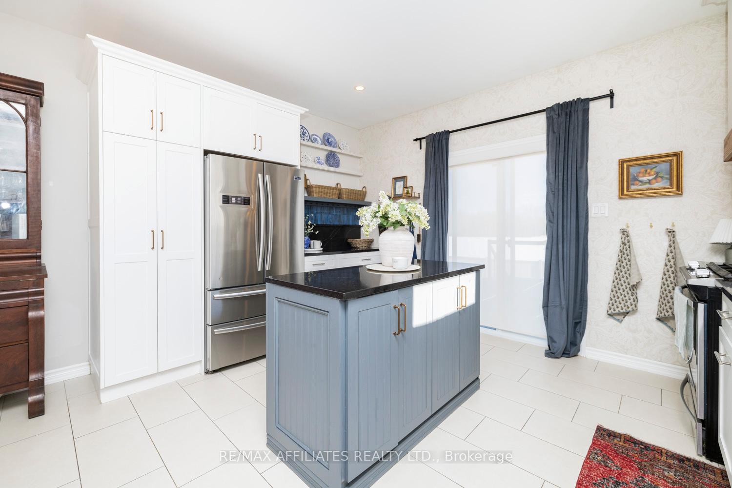 Photo 15 of 19 Senators Gate Drive, Perth — HOMEH