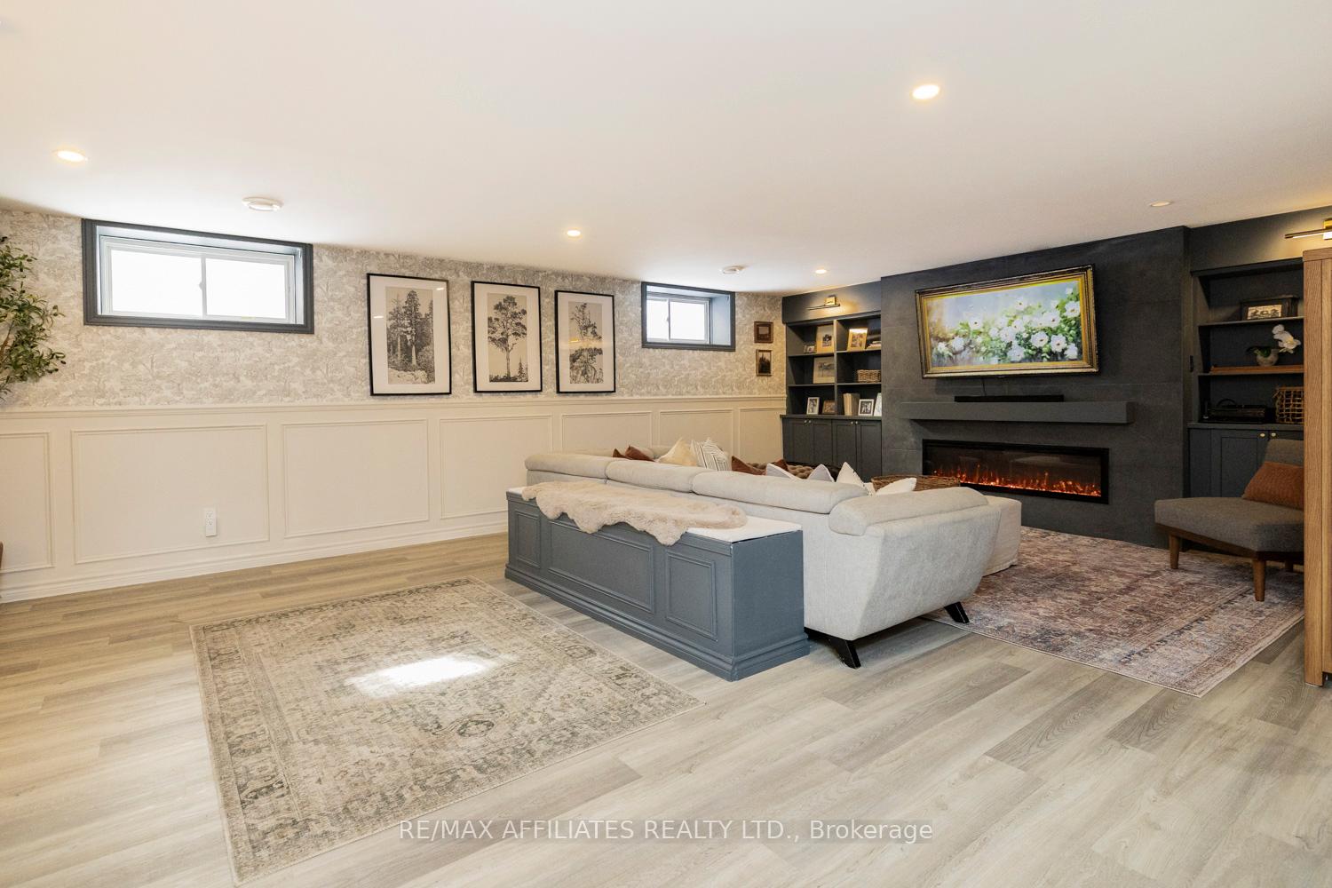 Photo 35 of 19 Senators Gate Drive, Perth — HOMEH