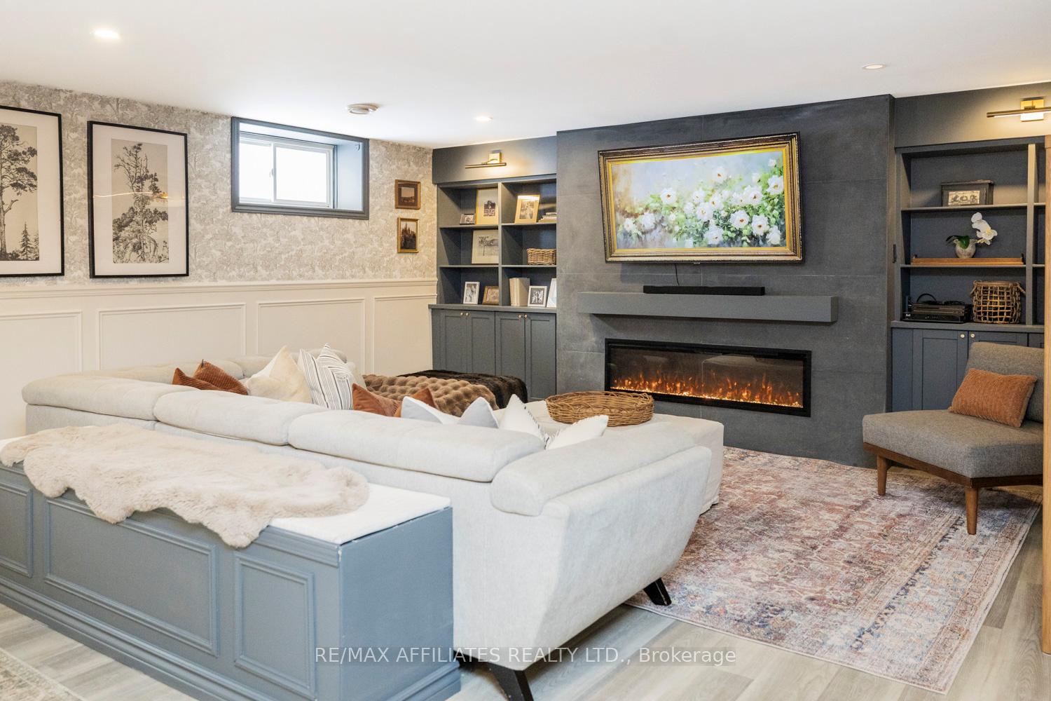 Photo 36 of 19 Senators Gate Drive, Perth — HOMEH