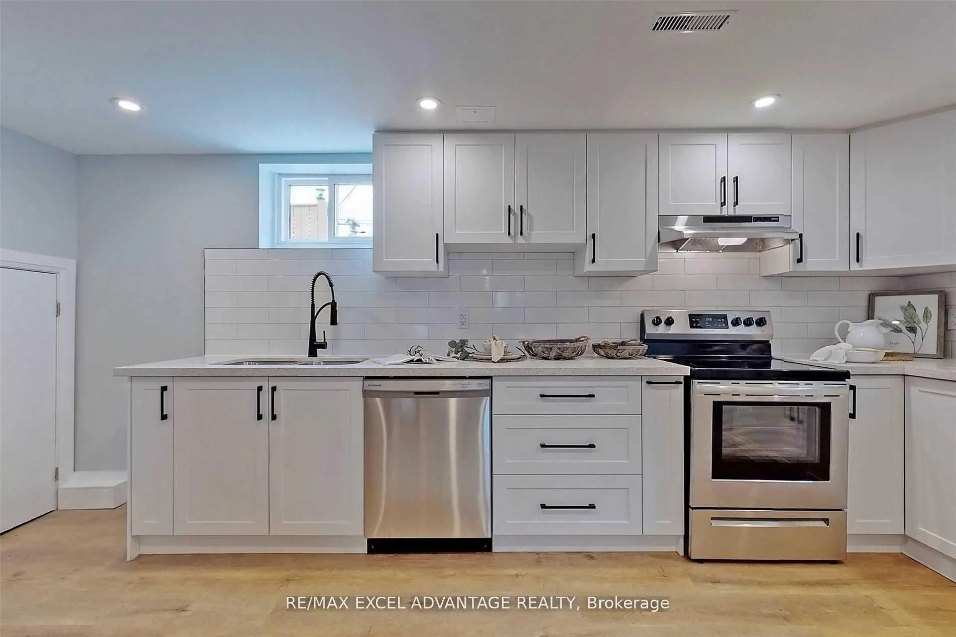 Photo 5 of Unit Lower, 418 Nipigon Street, Oshawa, McLaughlin — HOMEH