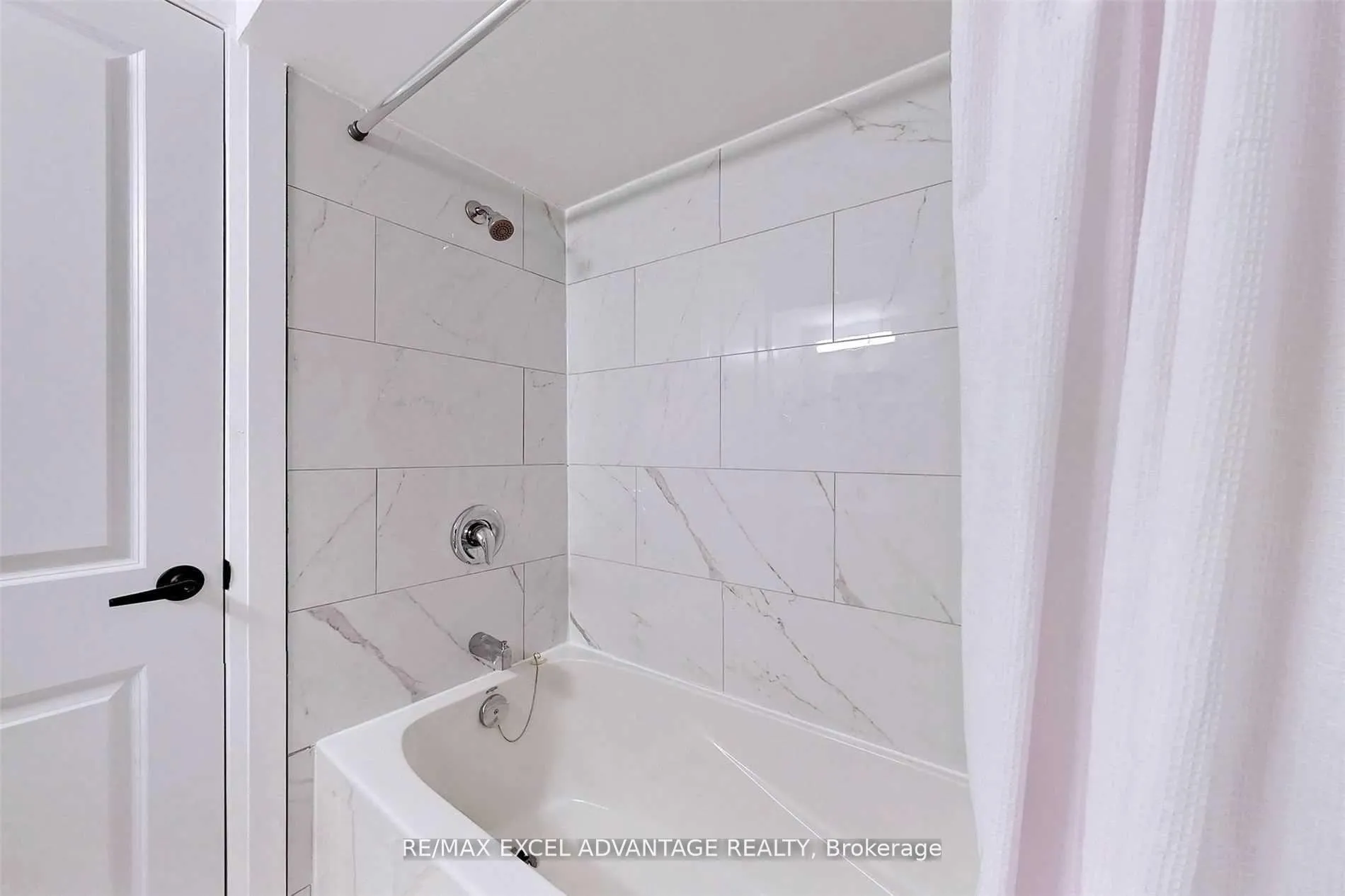 Photo 10 of Unit Lower, 418 Nipigon Street, Oshawa, McLaughlin — HOMEH