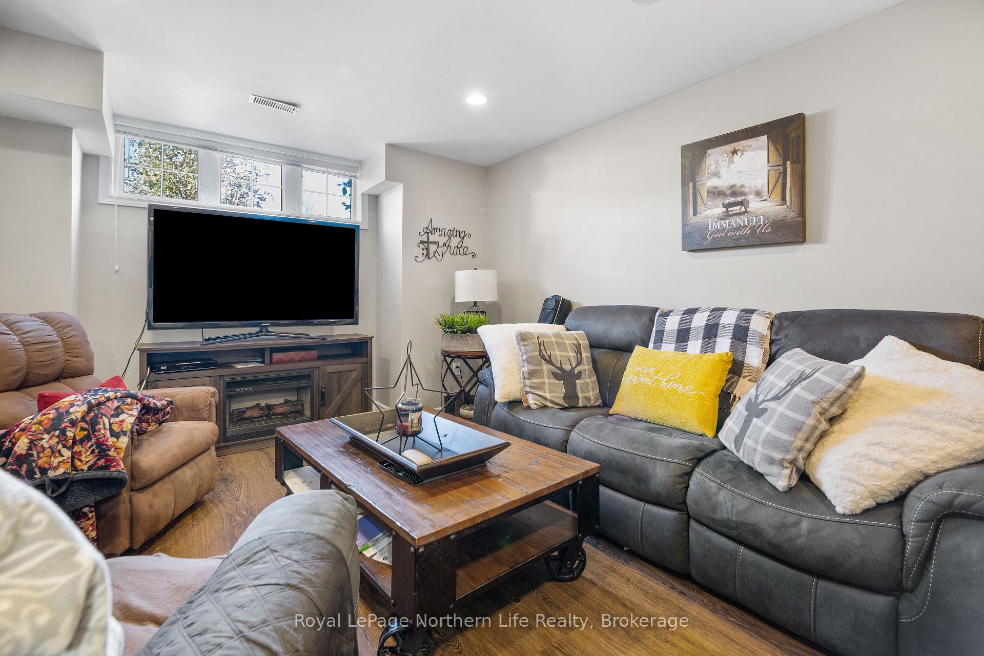 Photo 21 of 10 Mariah Street, North Bay, Ferris — HOMEH