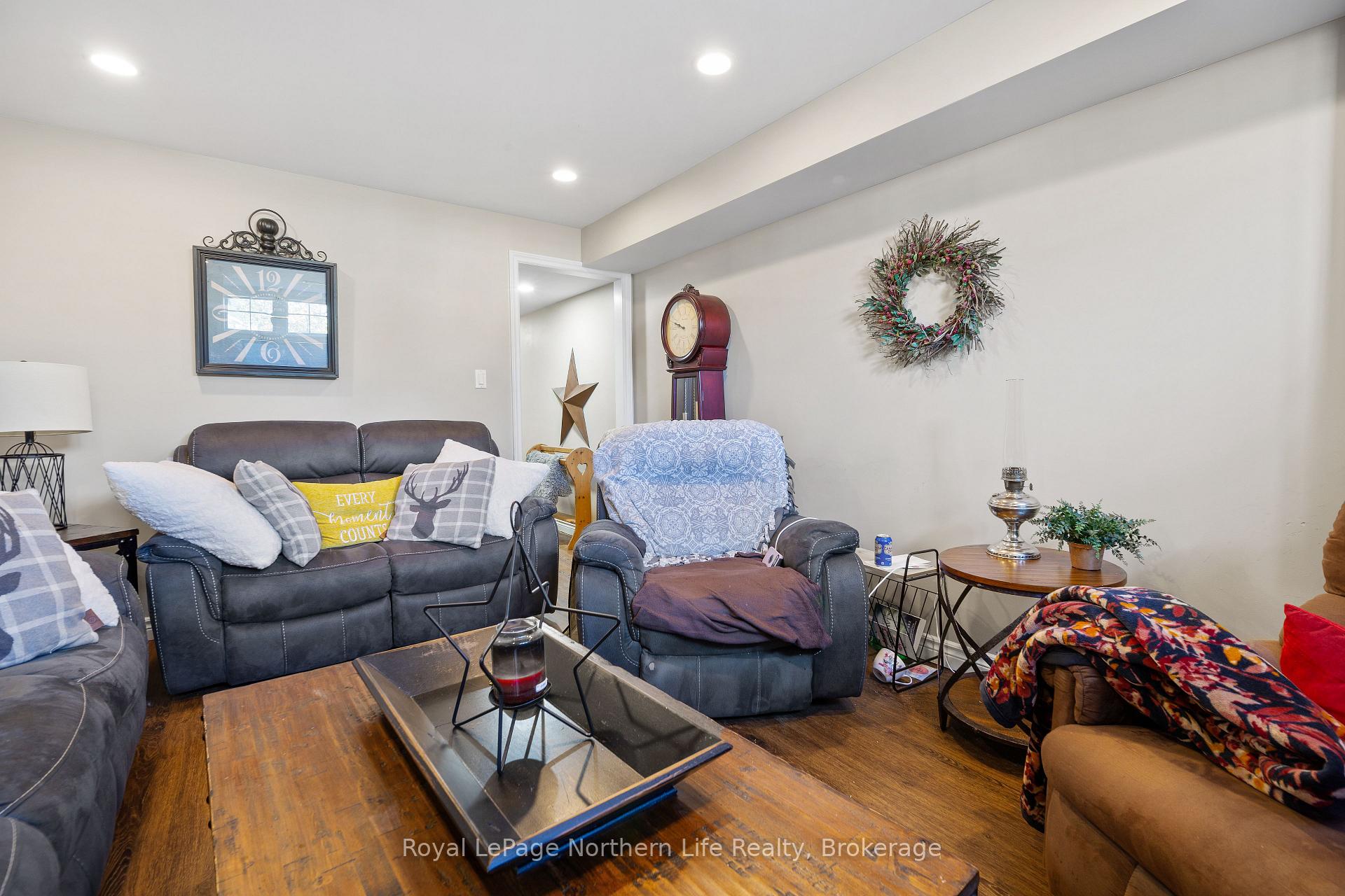 Photo 23 of 10 Mariah Street, North Bay, Ferris — HOMEH