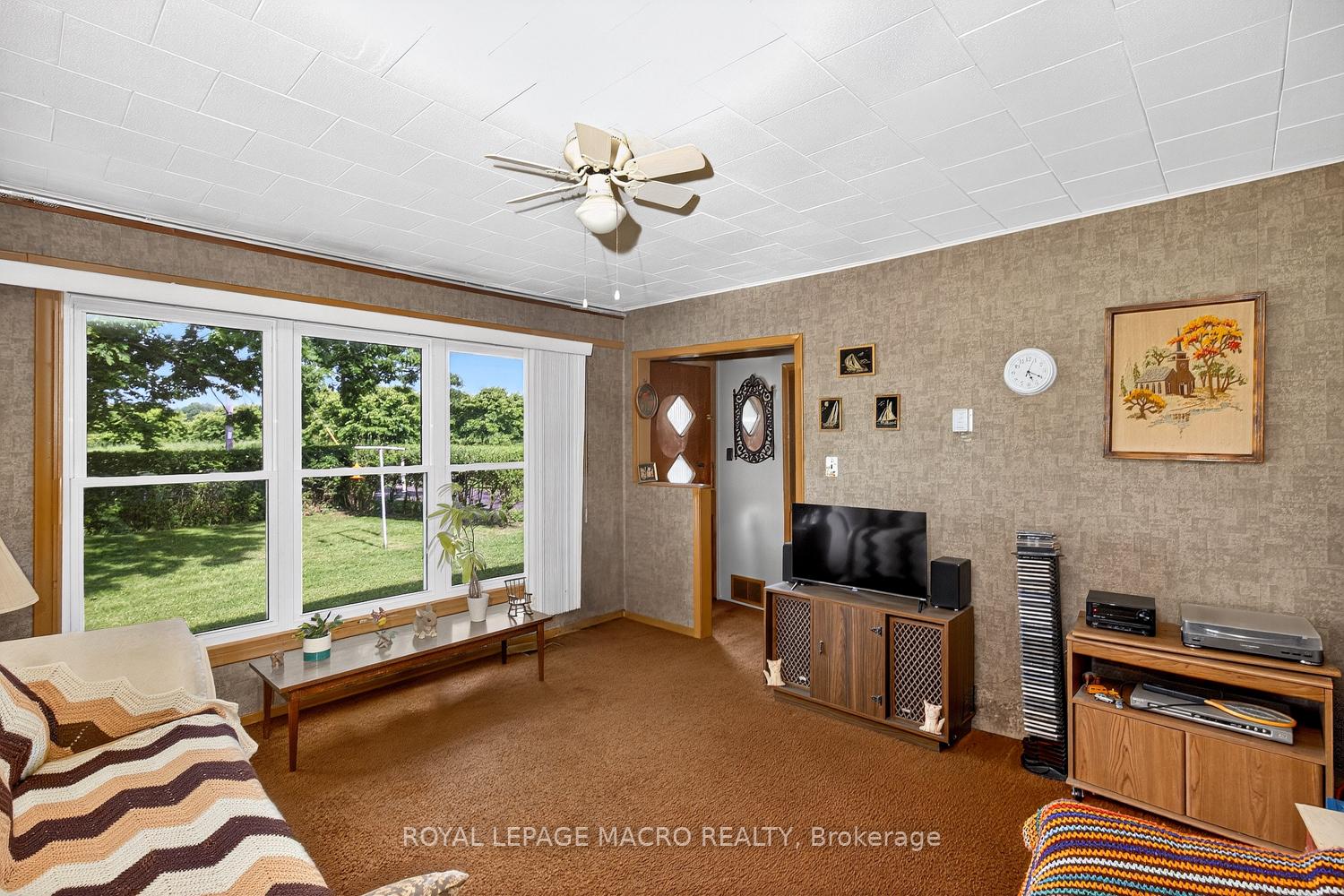 Photo 5 of 1938 Effingham Street, Pelham, North Pelham — HOMEH