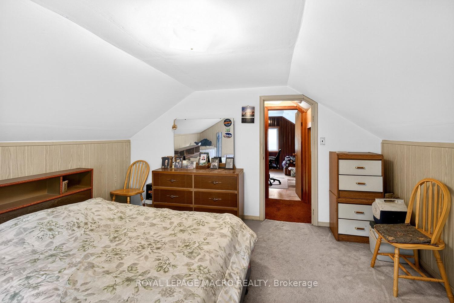 Photo 18 of 1938 Effingham Street, Pelham, North Pelham — HOMEH