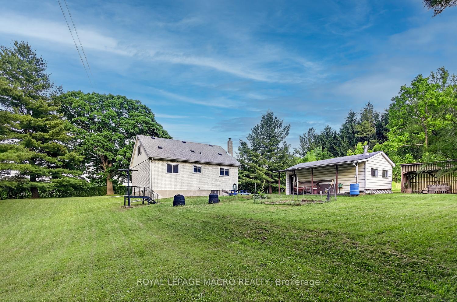 Photo 22 of 1938 Effingham Street, Pelham, North Pelham — HOMEH
