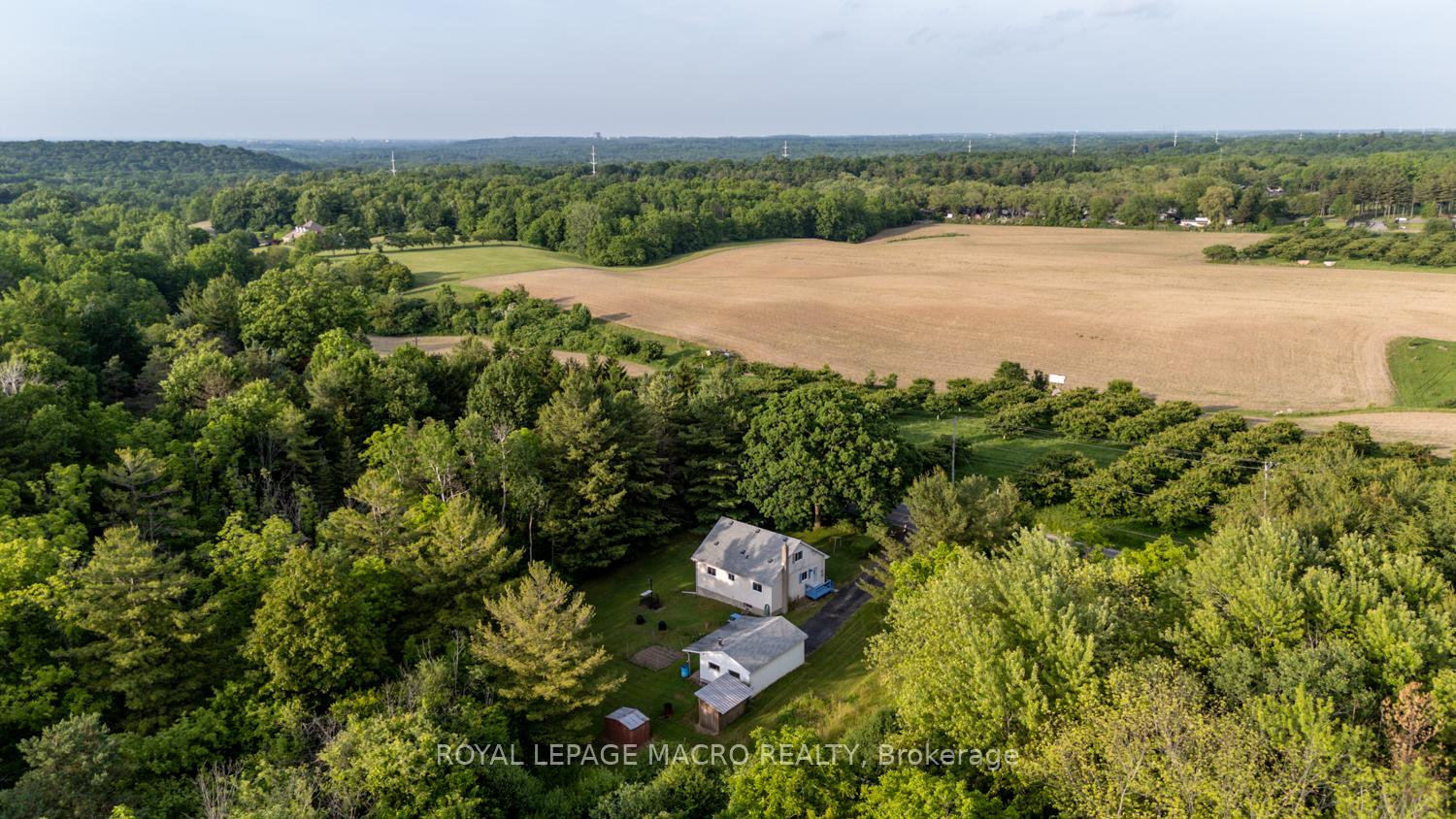 Photo 33 of 1938 Effingham Street, Pelham, North Pelham — HOMEH