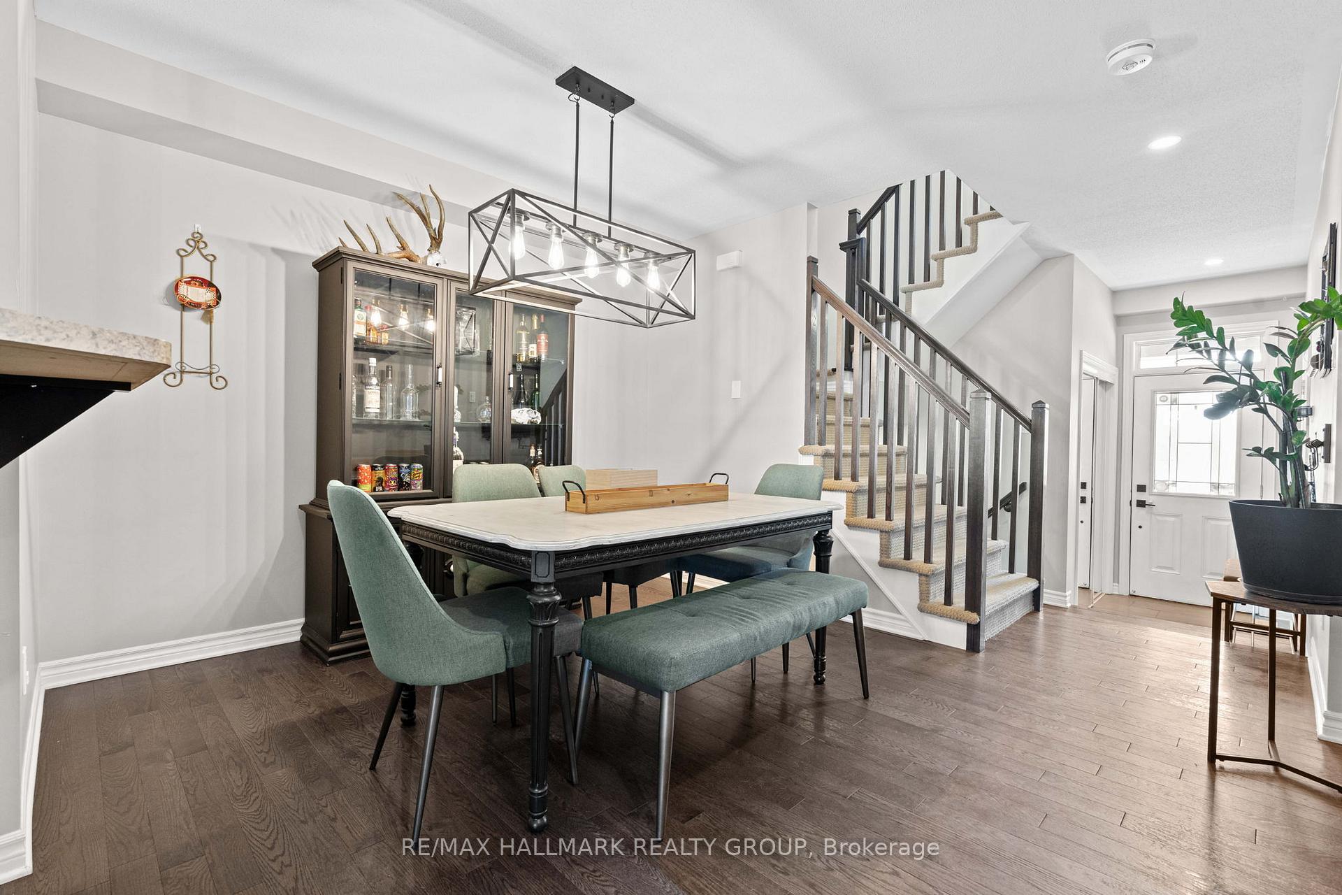 Photo 5 of 115 Sunshine Crescent, Ottawa, Notting Hill/Summerside — HOMEH