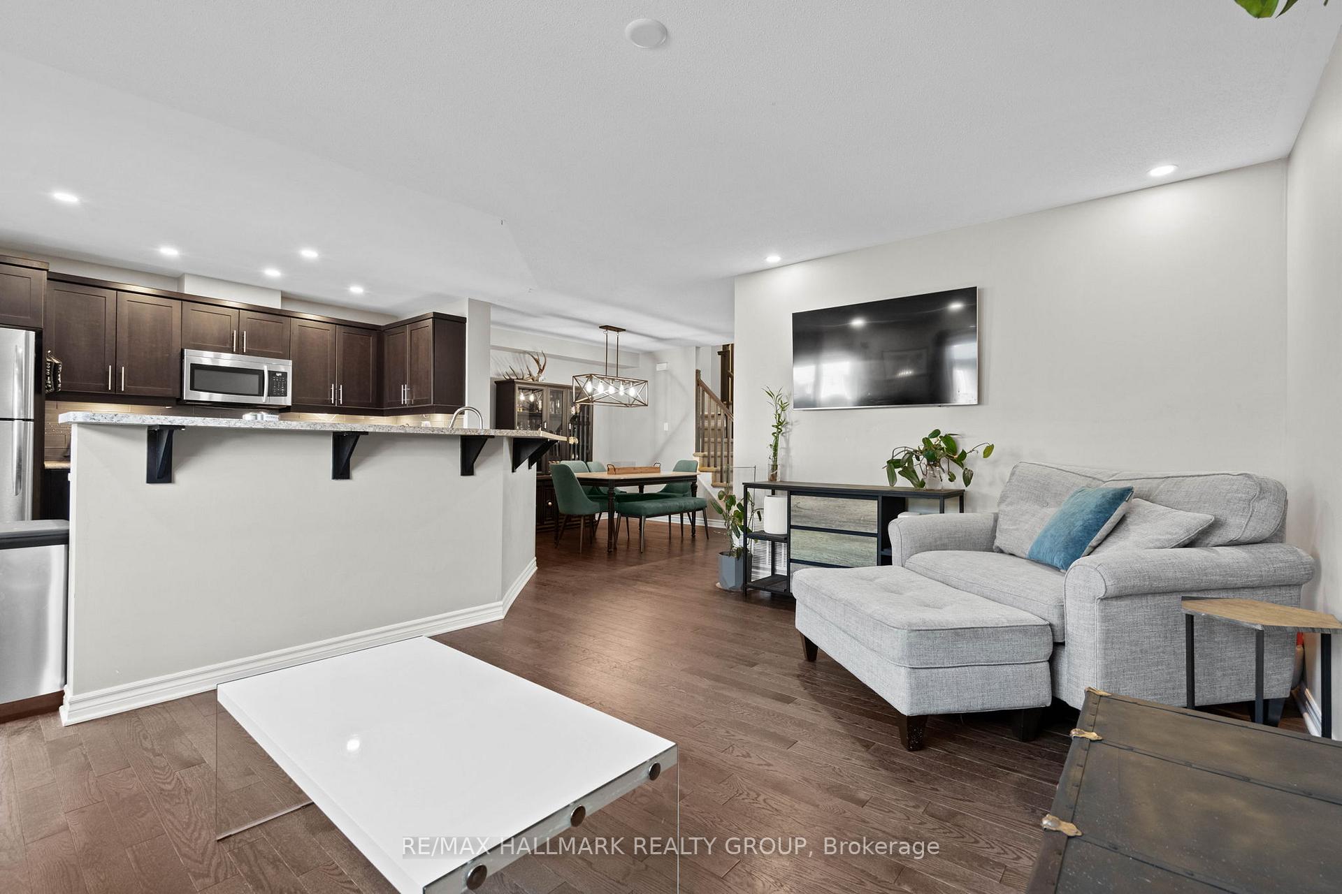 Photo 8 of 115 Sunshine Crescent, Ottawa, Notting Hill/Summerside — HOMEH