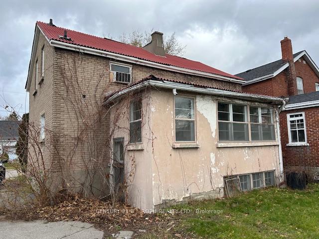 Photo 2 of 381 Pine Avenue, Oshawa, Vanier — HOMEH