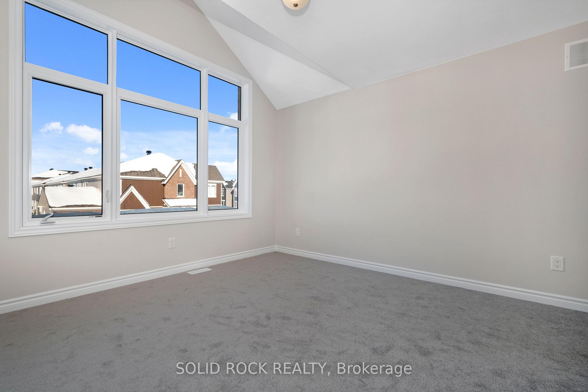 Photo 14 of 930 Lesage Way S, Ottawa, Chapel Hill South - Orleans Village — HOMEH