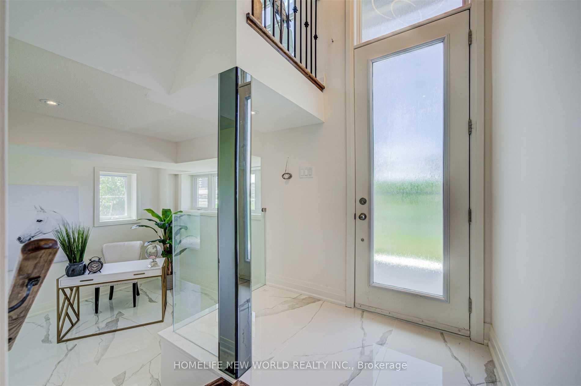 Photo 5 of 2 Mcclary's Way, Markham, Unionville — HOMEH