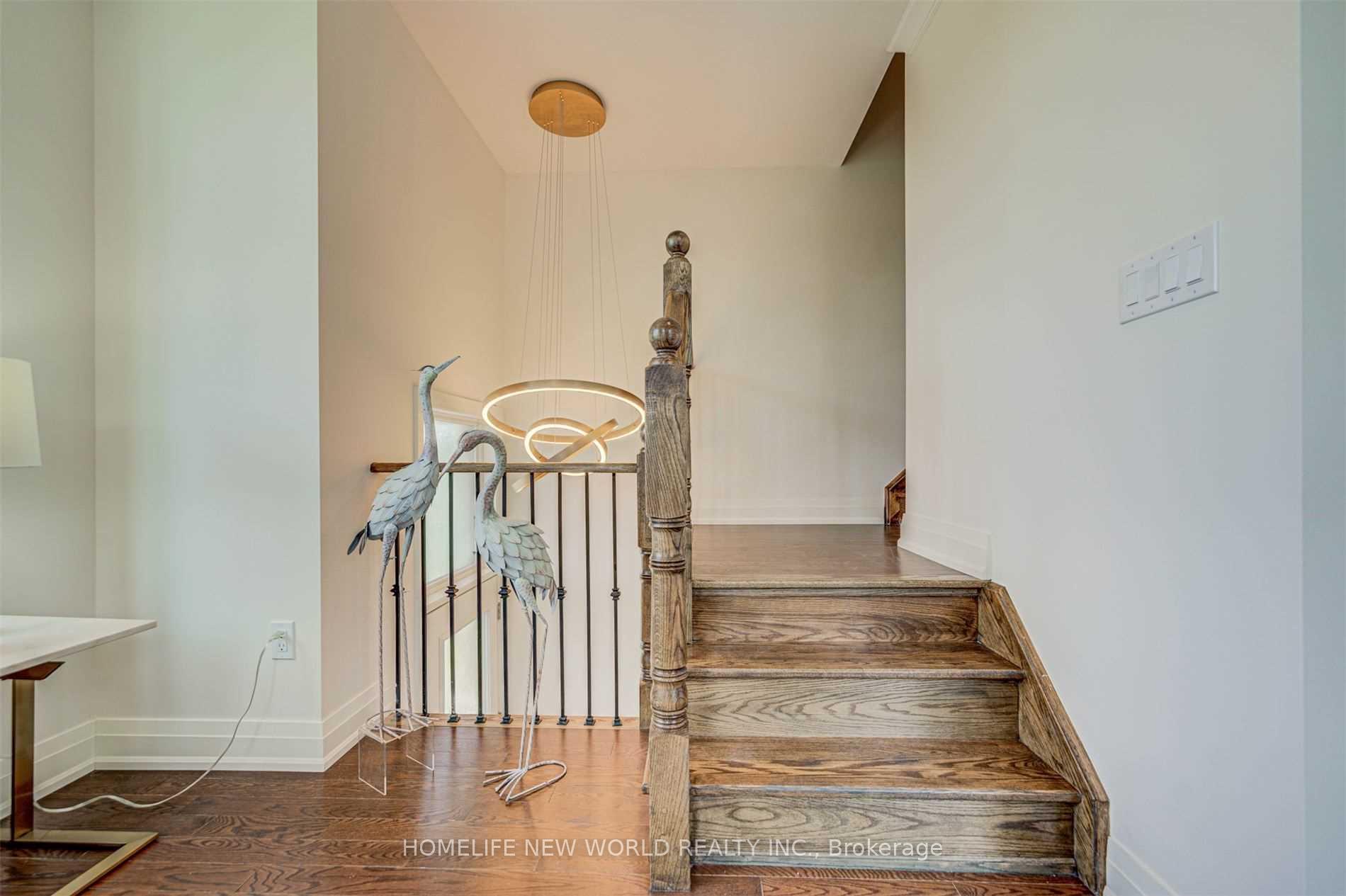 Photo 14 of 2 Mcclary's Way, Markham, Unionville — HOMEH
