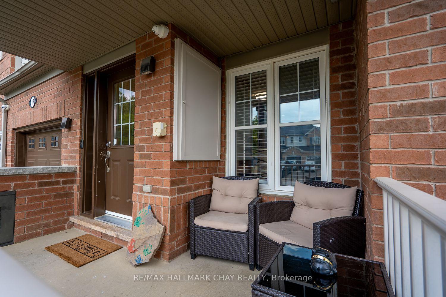 Photo 2 of 17 Riley Road, New Tecumseth, Alliston — HOMEH