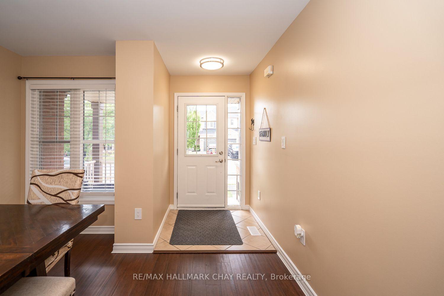 Photo 4 of 17 Riley Road, New Tecumseth, Alliston — HOMEH