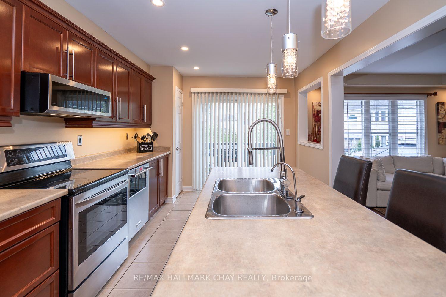Photo 14 of 17 Riley Road, New Tecumseth, Alliston — HOMEH