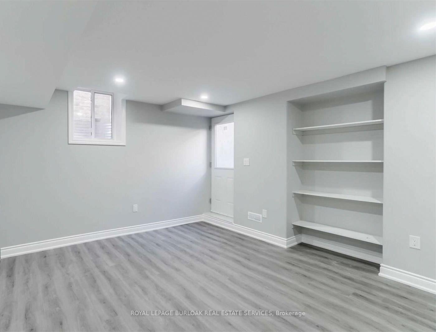 Photo 12 of Unit B, 1529 Devine Point, Milton, Ford — HOMEH